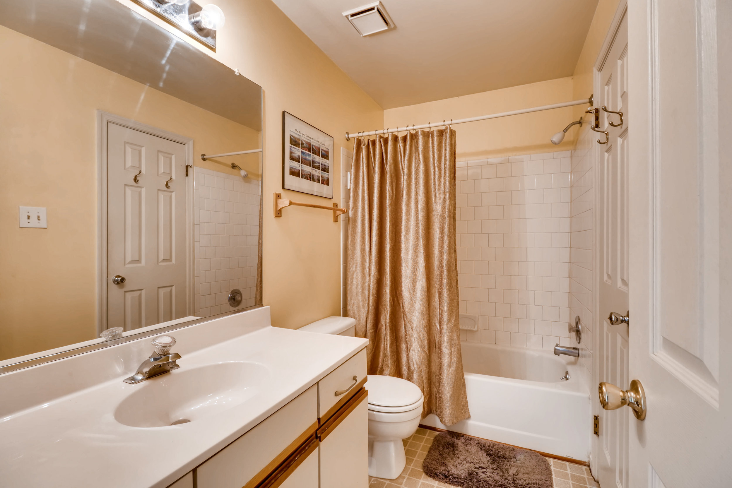 24 Deer Run Court G Halethorpe-print-021-19-Master Bathroom-3600x2400-300dpi.jpg