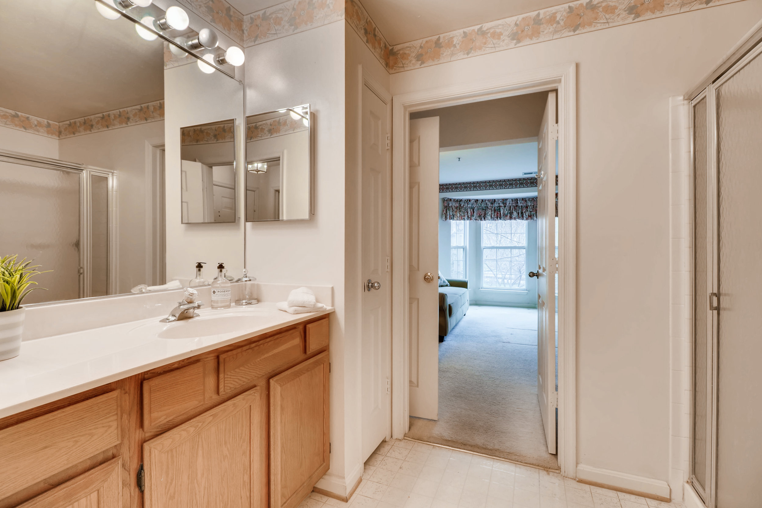 4814 Stone Shop Circle Owings-print-022-25-Bathroom-3600x2400-300dpi.jpg