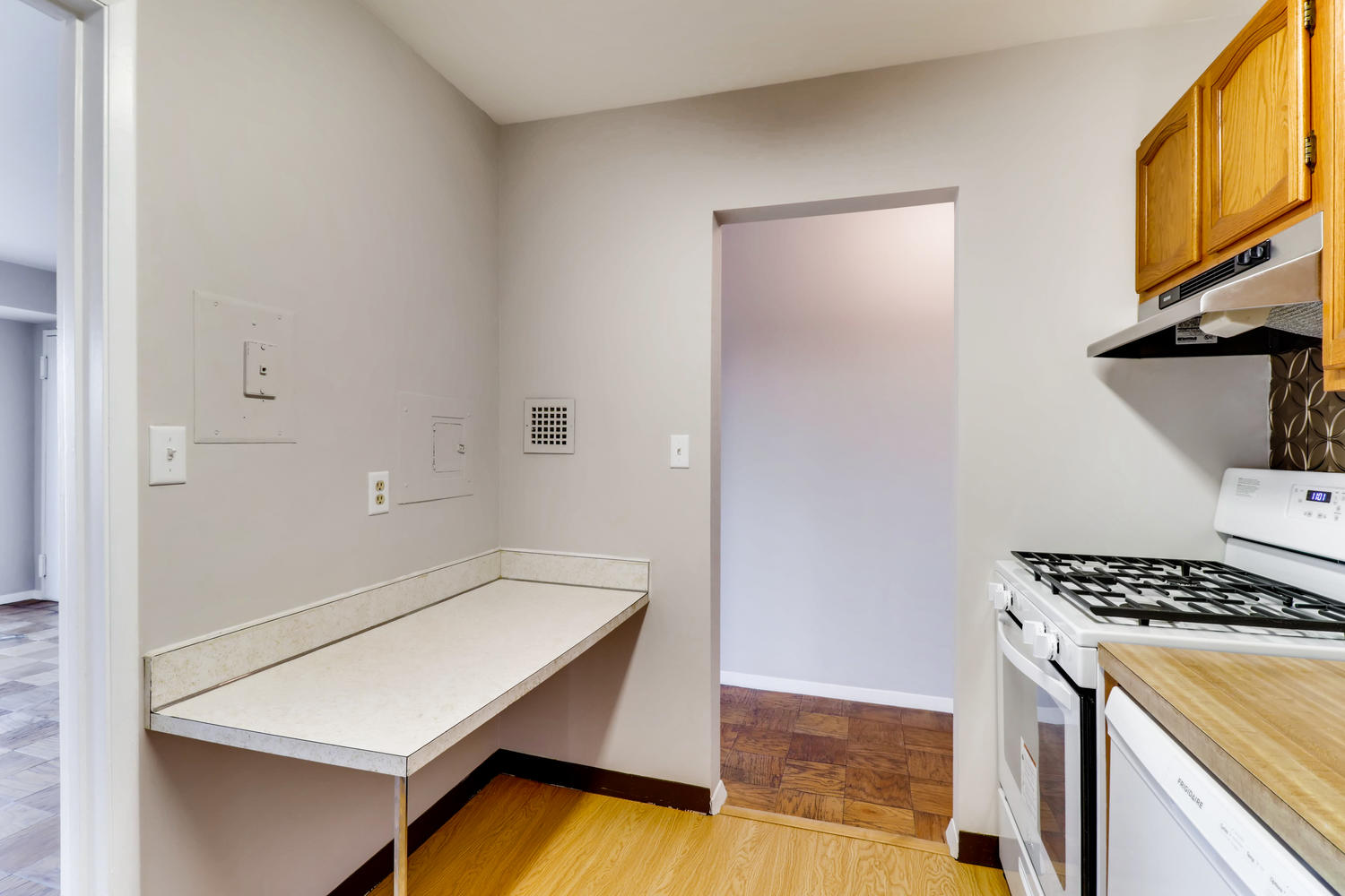 10850 Green Mountain Circle-large-013-14-Kitchen-1500x1000-72dpi.jpg