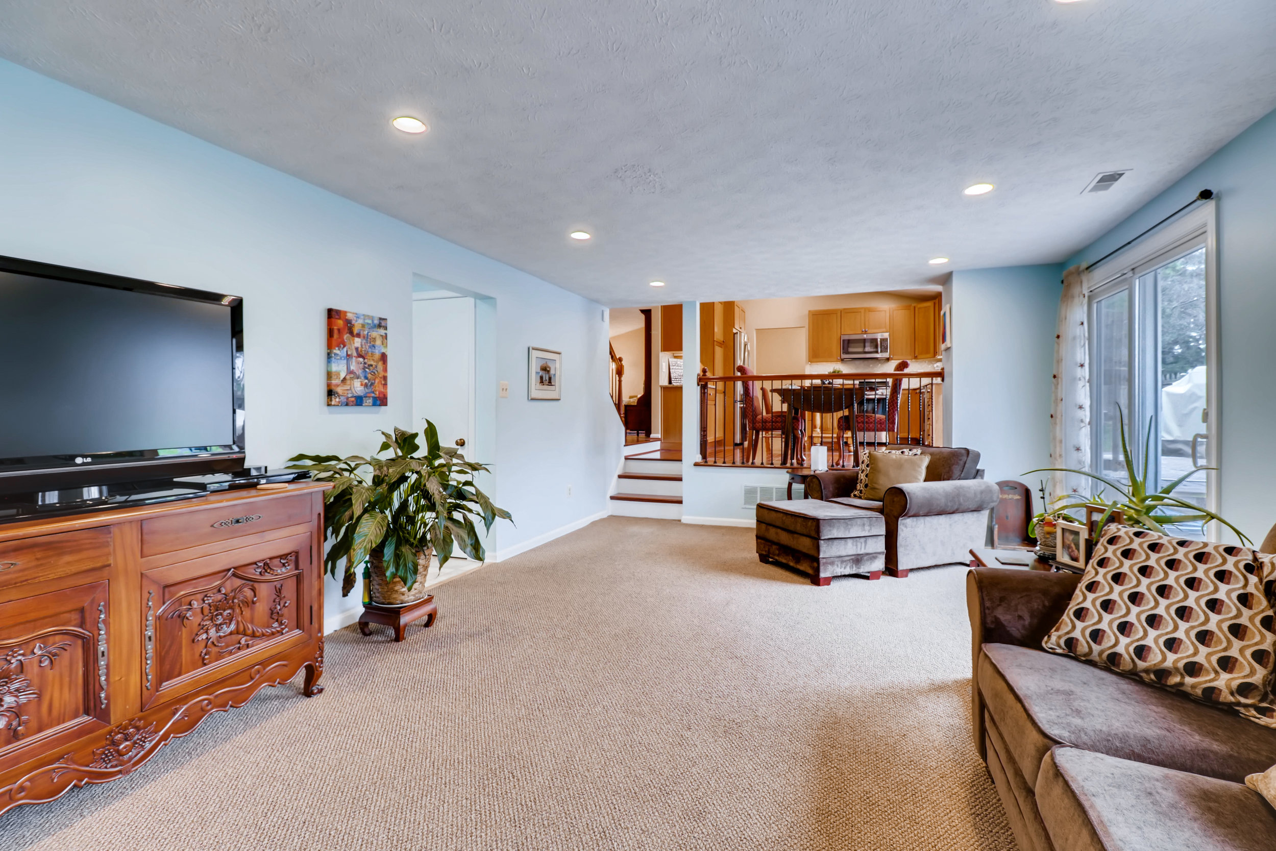 6221 Free Stone Court Columbia-print-015-26-Family Room-3600x2400-300dpi.jpg