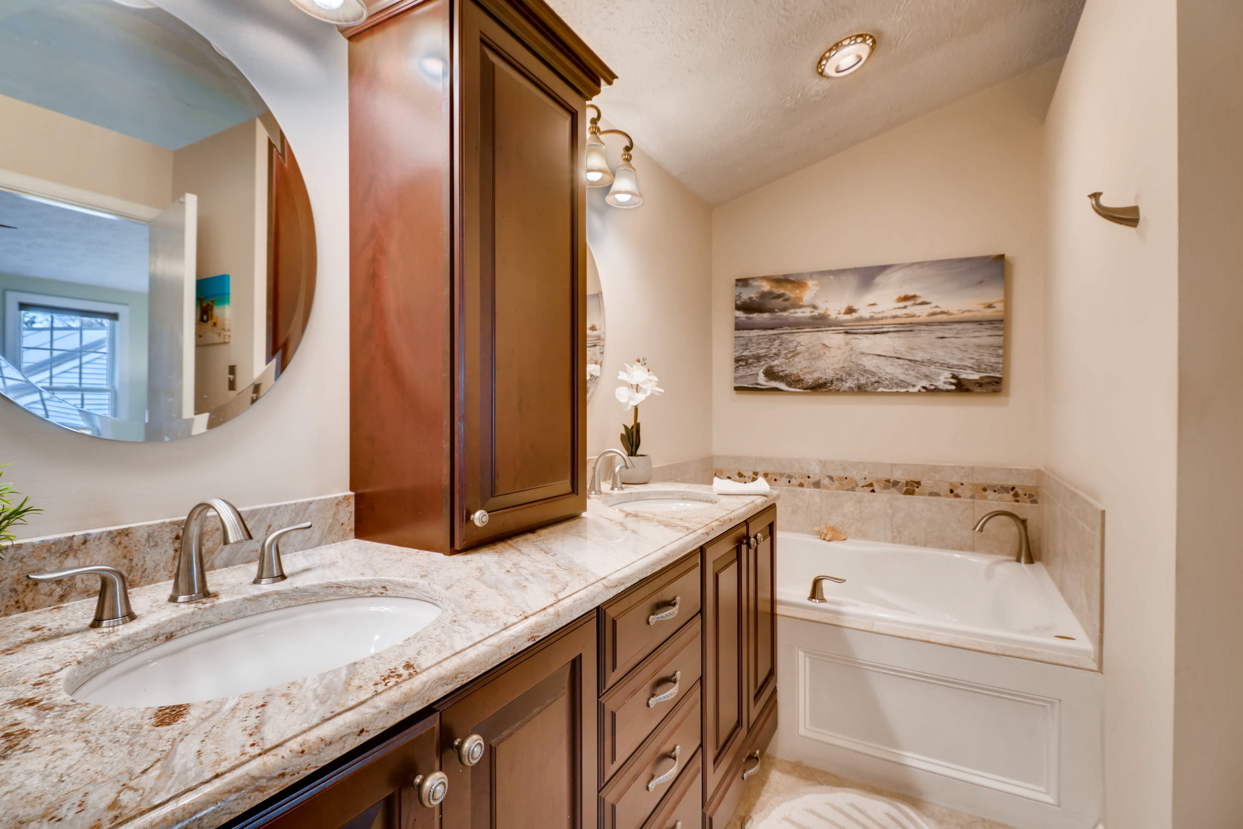 6221 Free Stone Court Columbia-print-020-4-2nd Floor Master Bathroom-3600x2400-300dpi.jpg