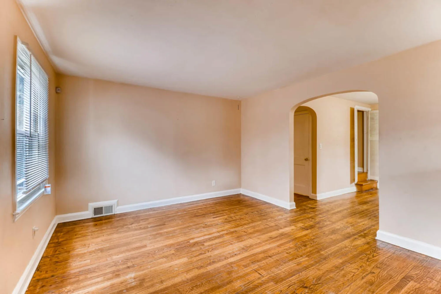 2247 Southland Rd Woodlawn MD-large-004-8-Living Room-1000x667-72dpi.jpg