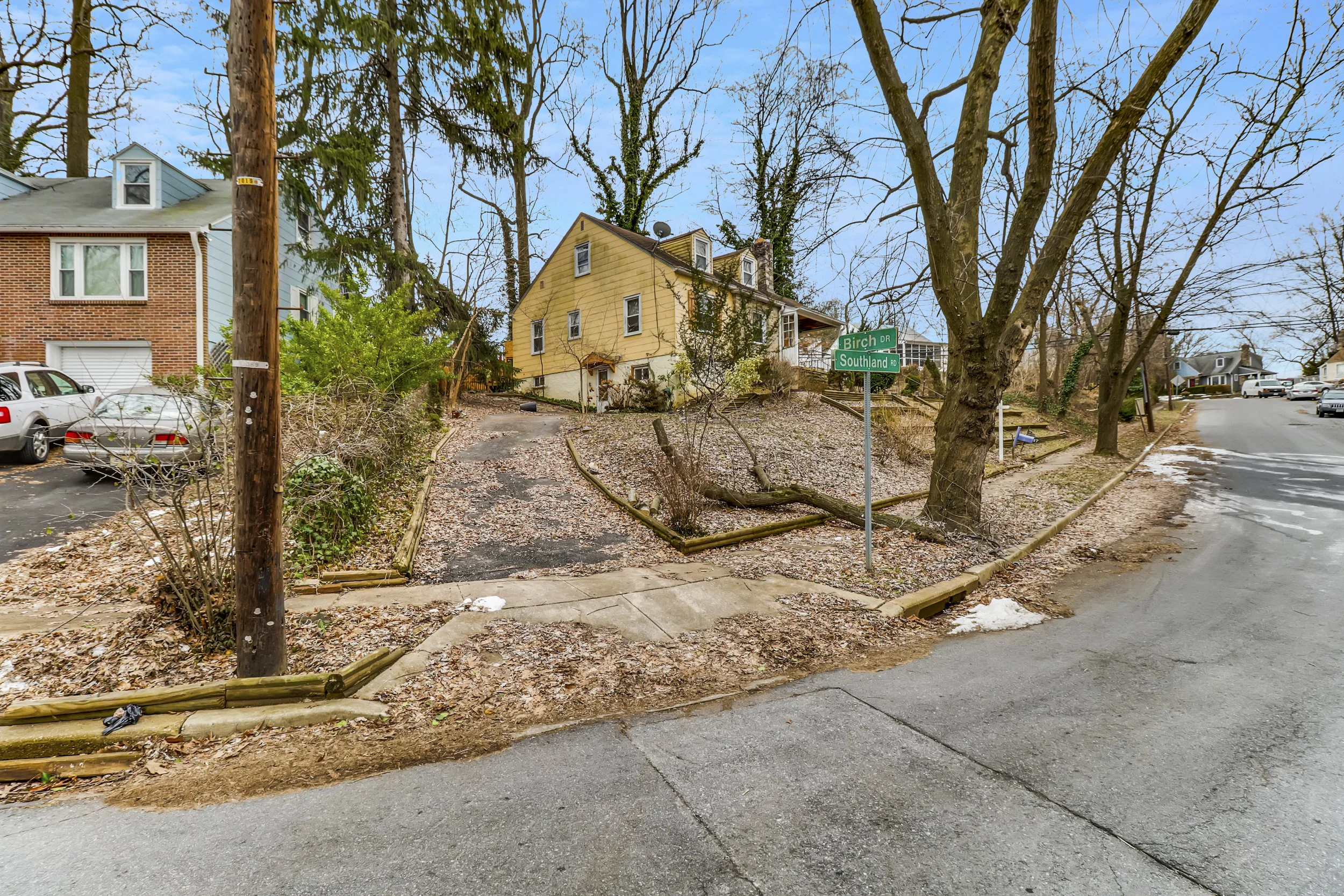 2247 Southland Rd Woodlawn MD-print-033-42-Drive Way-3600x2400-300dpi.jpg