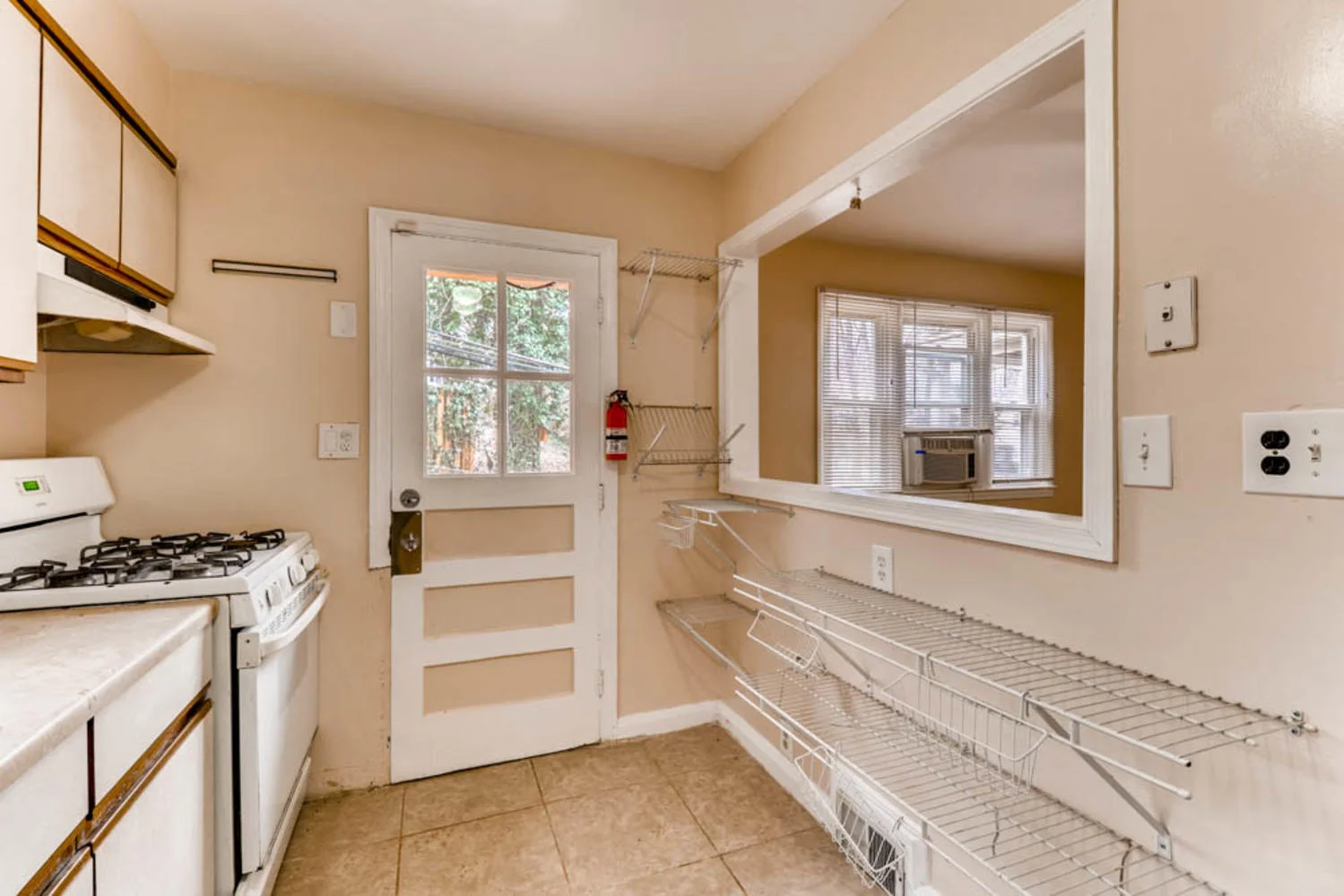 2247 Southland Rd Woodlawn MD-large-011-21-Kitchen-1000x667-72dpi.jpg
