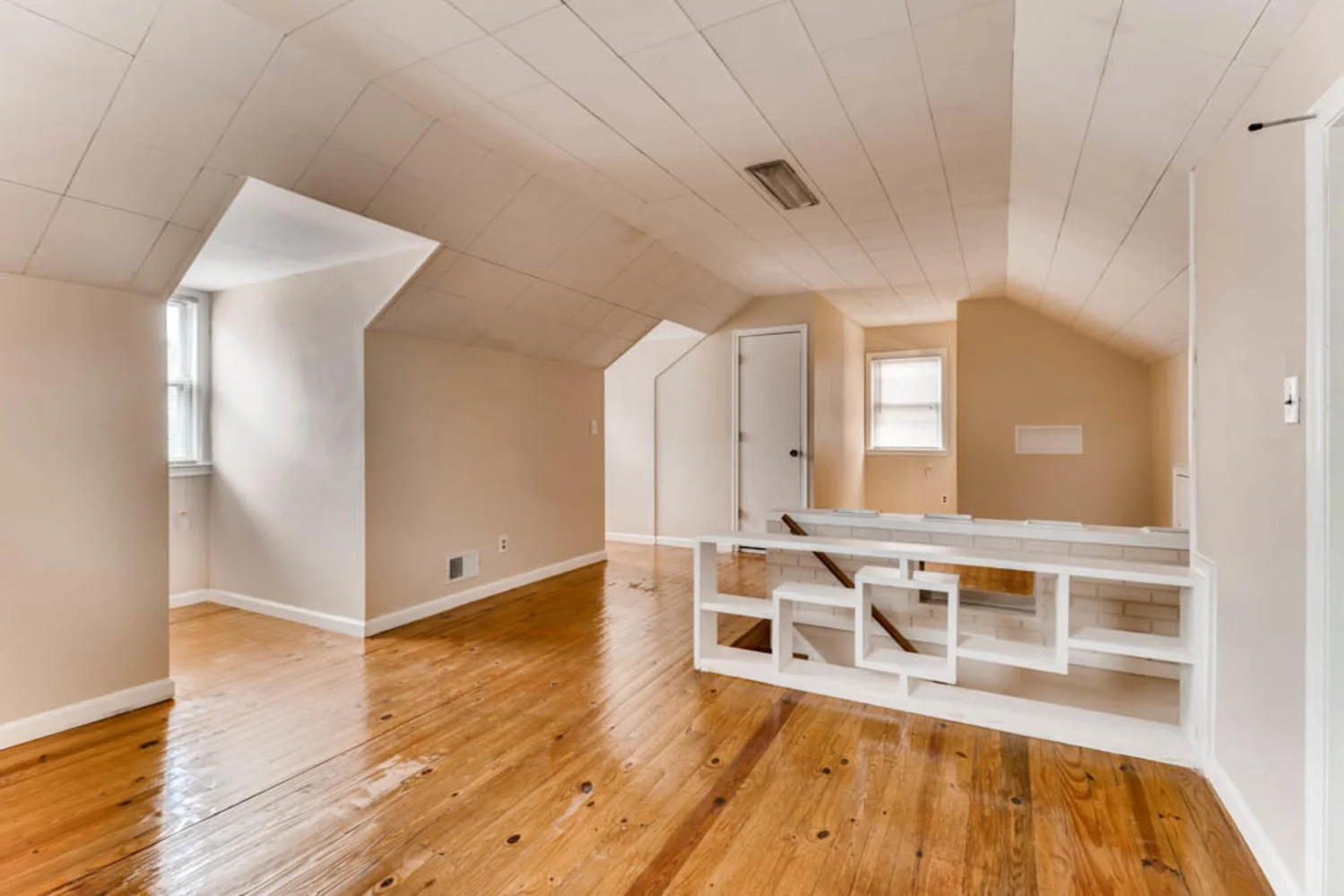2247 Southland Rd Woodlawn MD-large-020-25-2nd Floor Bedroom-1000x667-72dpi.jpg