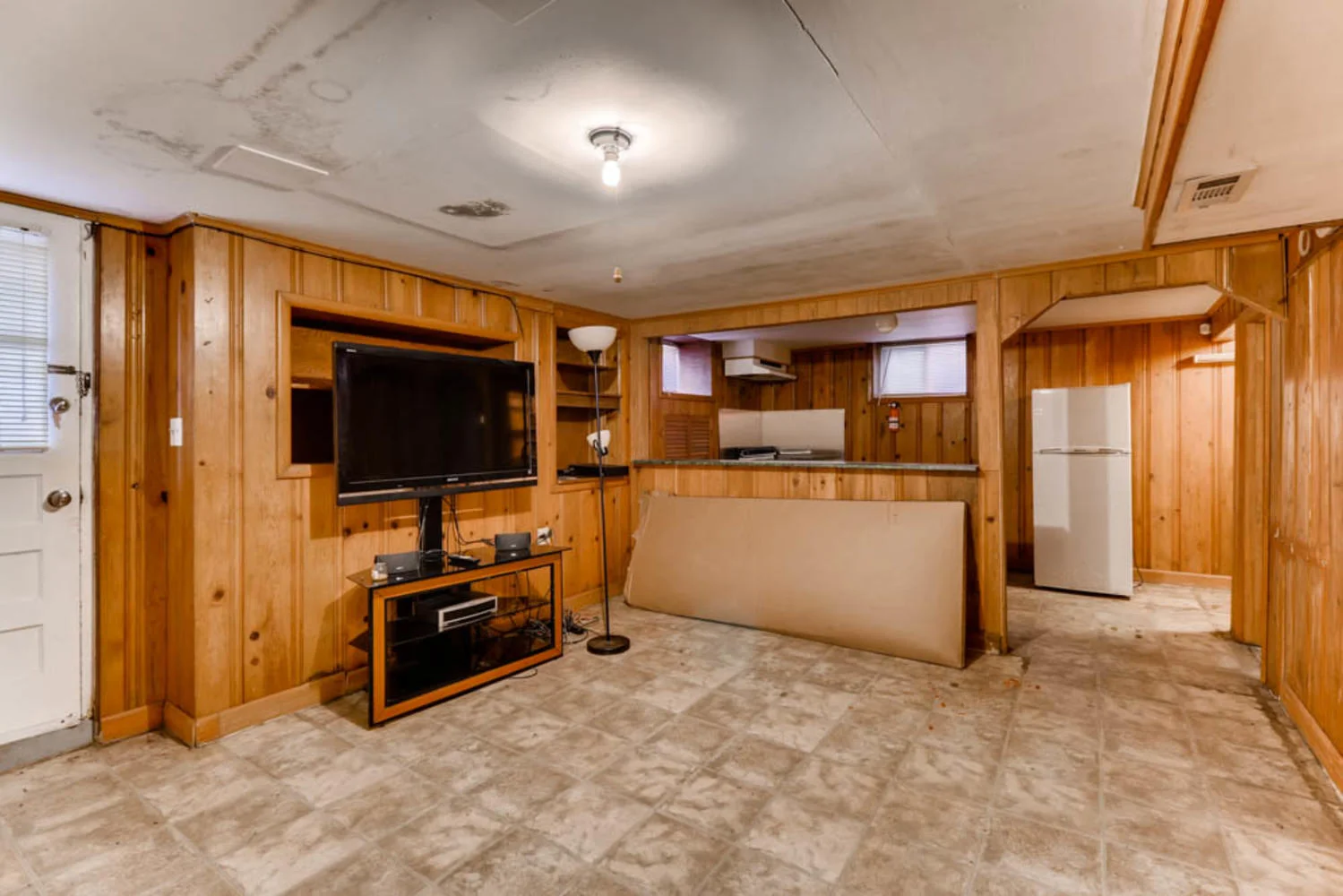 2247 Southland Rd Woodlawn MD-large-025-26-Lower Level Kitchen-1000x667-72dpi.jpg