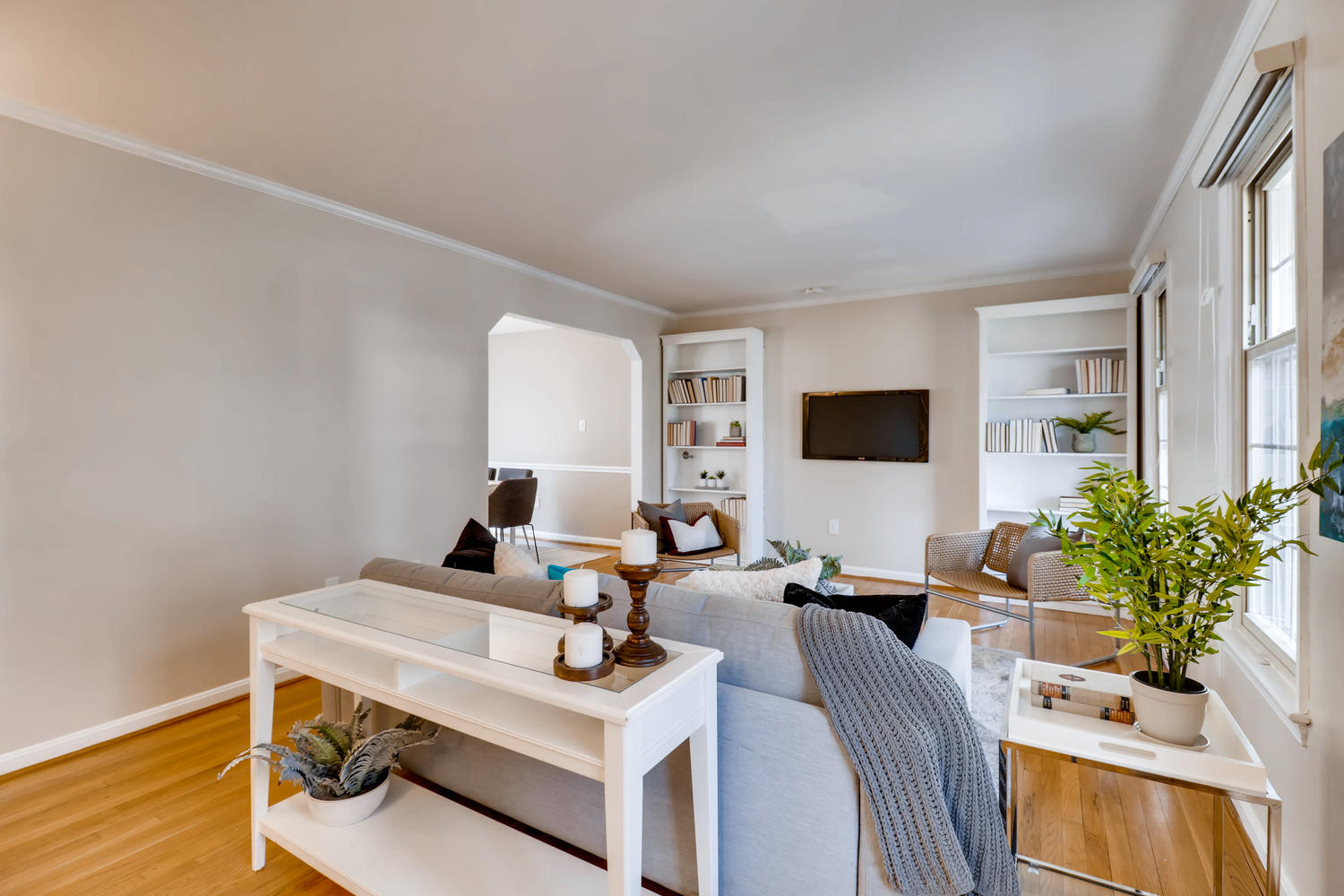 5157 Evangeline Way Columbia-large-003-1-Living Room-1500x1000-72dpi.jpg