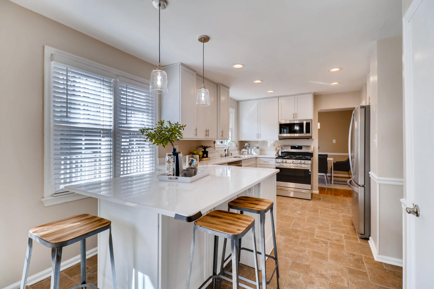 5157 Evangeline Way Columbia-large-011-19-Kitchen-1500x1000-72dpi.jpg