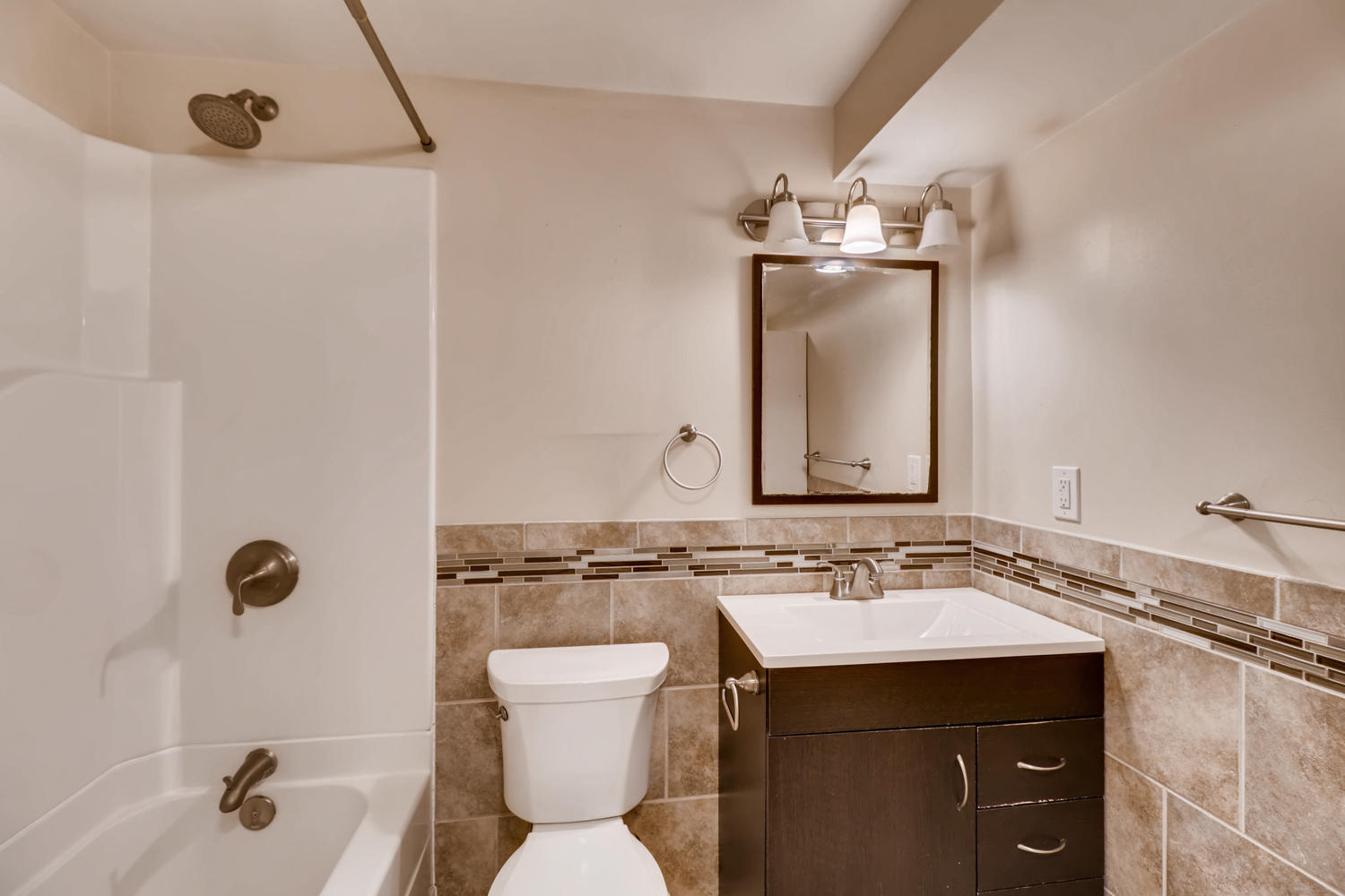 5157 Evangeline Way Columbia-large-028-26-Lower Level Bathroom-1500x1000-72dpi.jpg