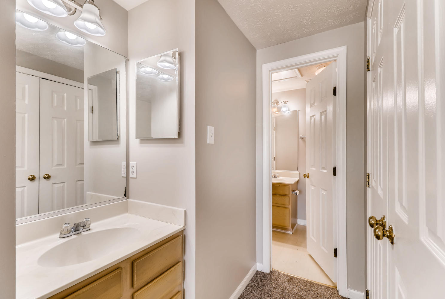 2021 Wisper Woods Way Woodlawn-large-016-10-2nd Floor Master Bedroom-1488x1000-72dpi.jpg