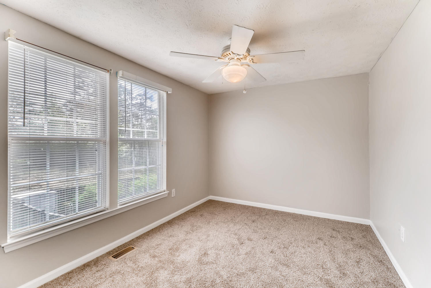 2021 Wisper Woods Way Woodlawn-large-019-13-2nd Floor Bedroom-1497x1000-72dpi.jpg
