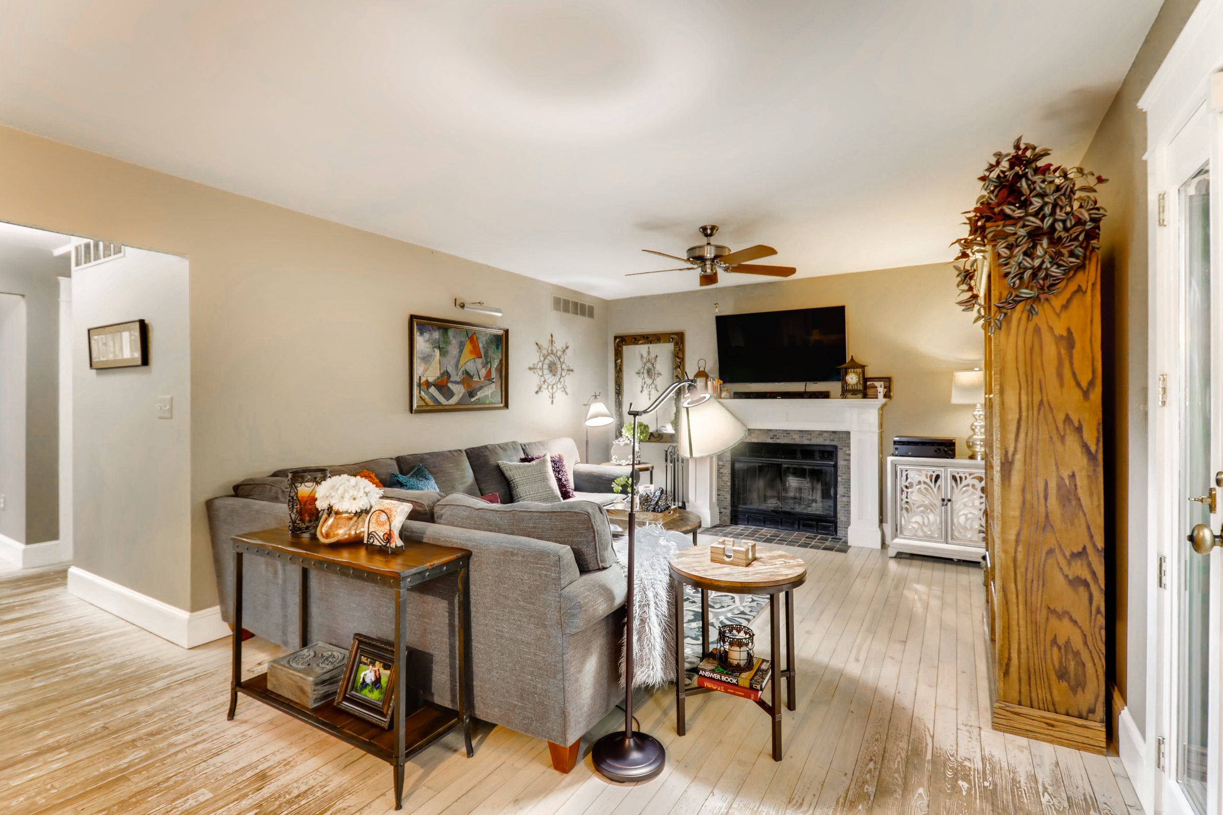 631 Thomas Way Severna Park MD-print-016-17-Family Room-3600x2400-300dpi.jpg