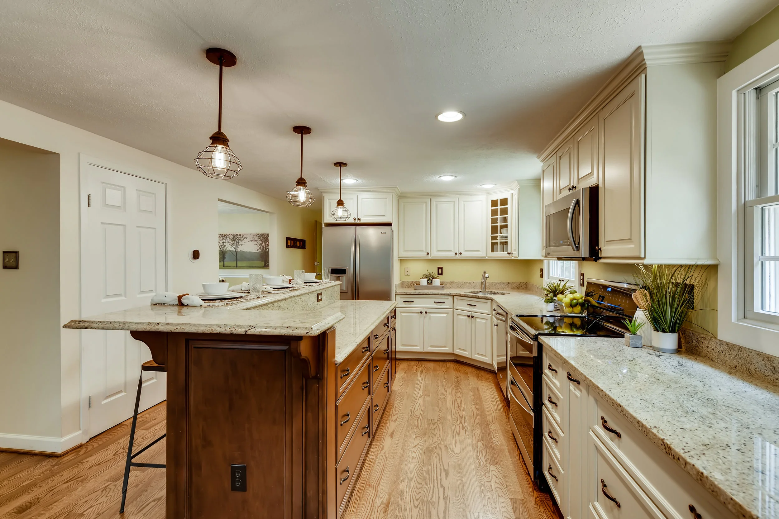 10288 Shaker Drive Columbia MD-print-009-004-Kitchen-3600x2399-300dpi.jpg