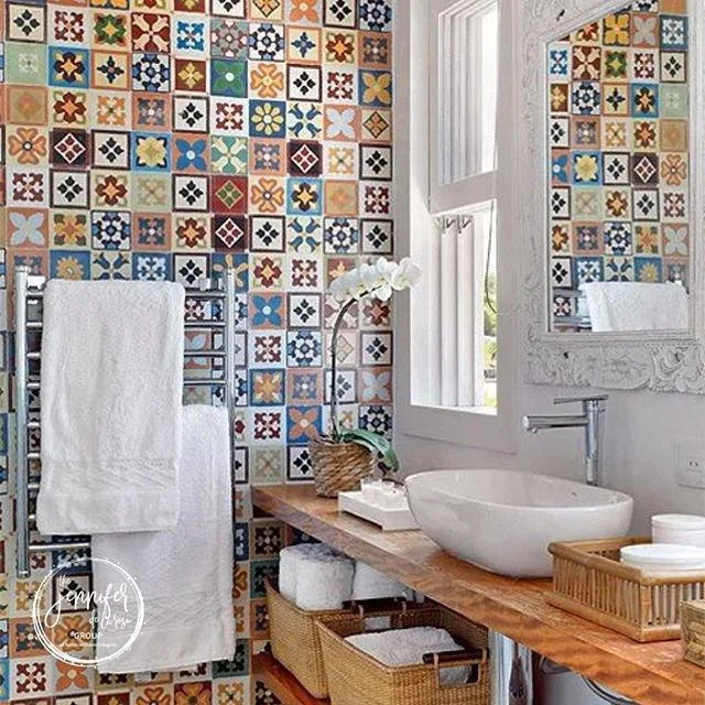Having trouble deciding on a style? 🤷&zwj;♀️Sometimes combining two styles can create a new interesting one. 🎆⁠
⁠
#colorful #neutral #combination #compromise #bathroom #bathroomgoals #JenniferDeLaRosaGroup #YourRealtorShouldROCK #KellerWilliams #Lo