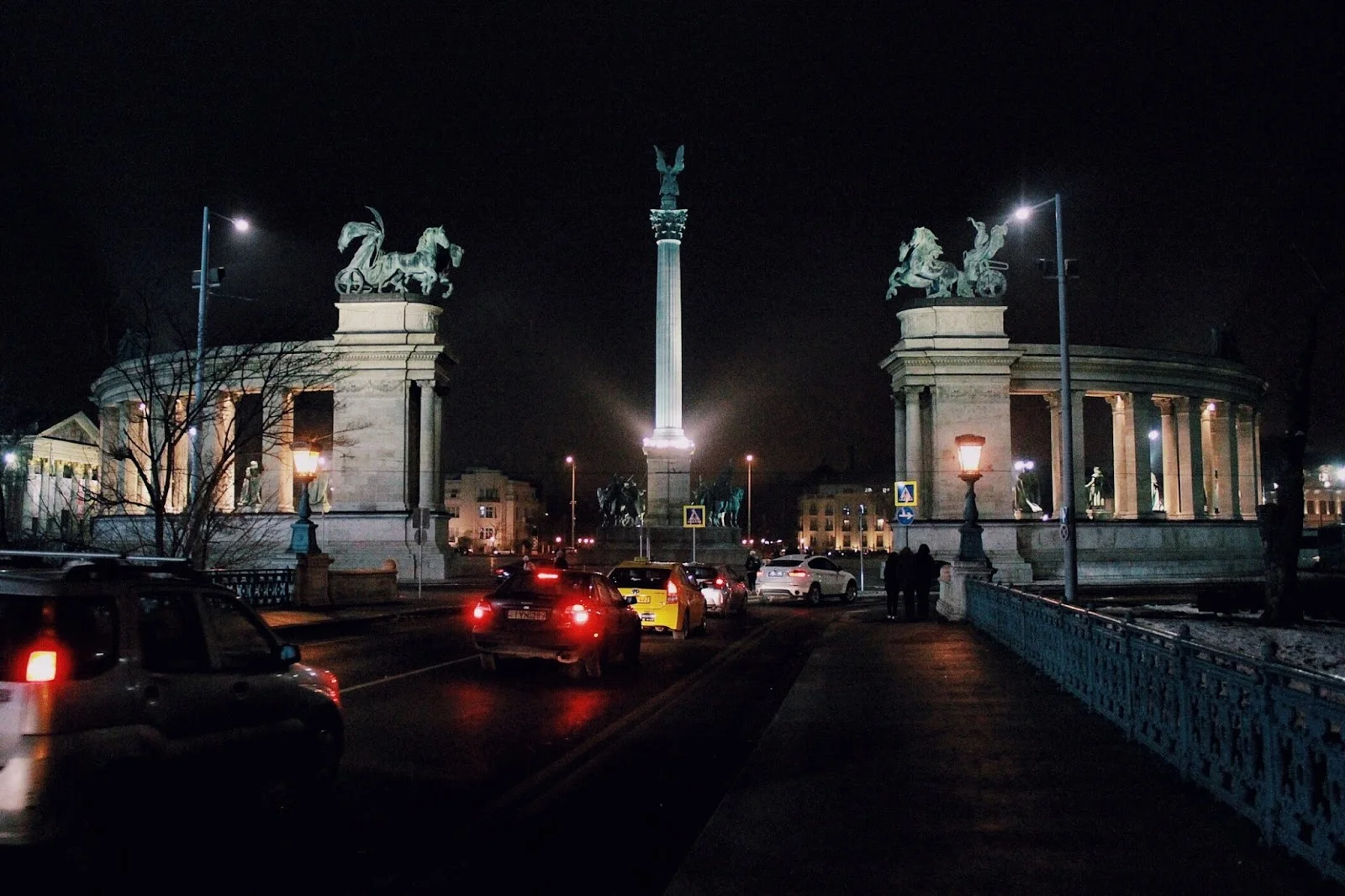 lifesthayle-budapest-heroes-square.jpg