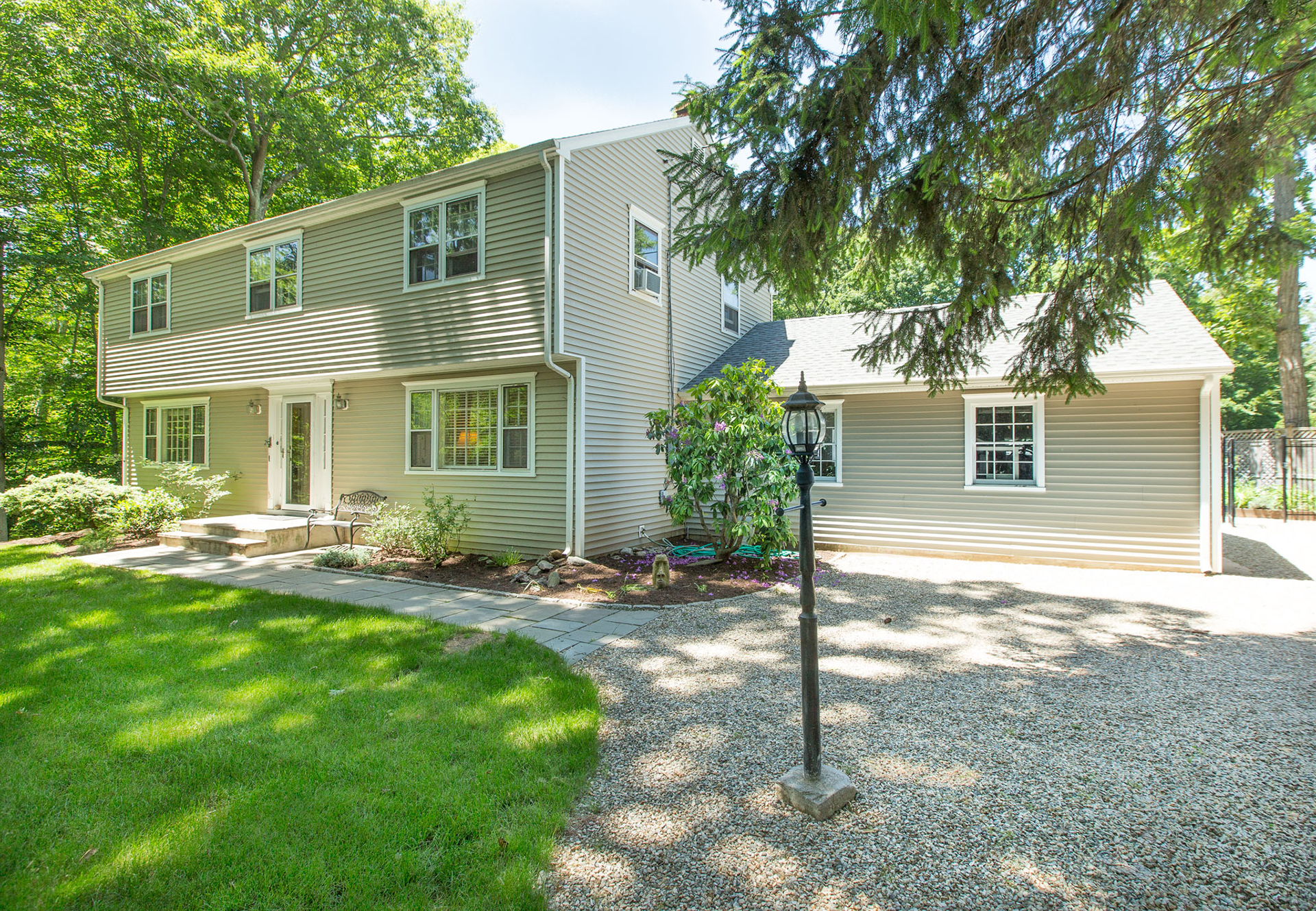30 Rayfield Fornt.jpg