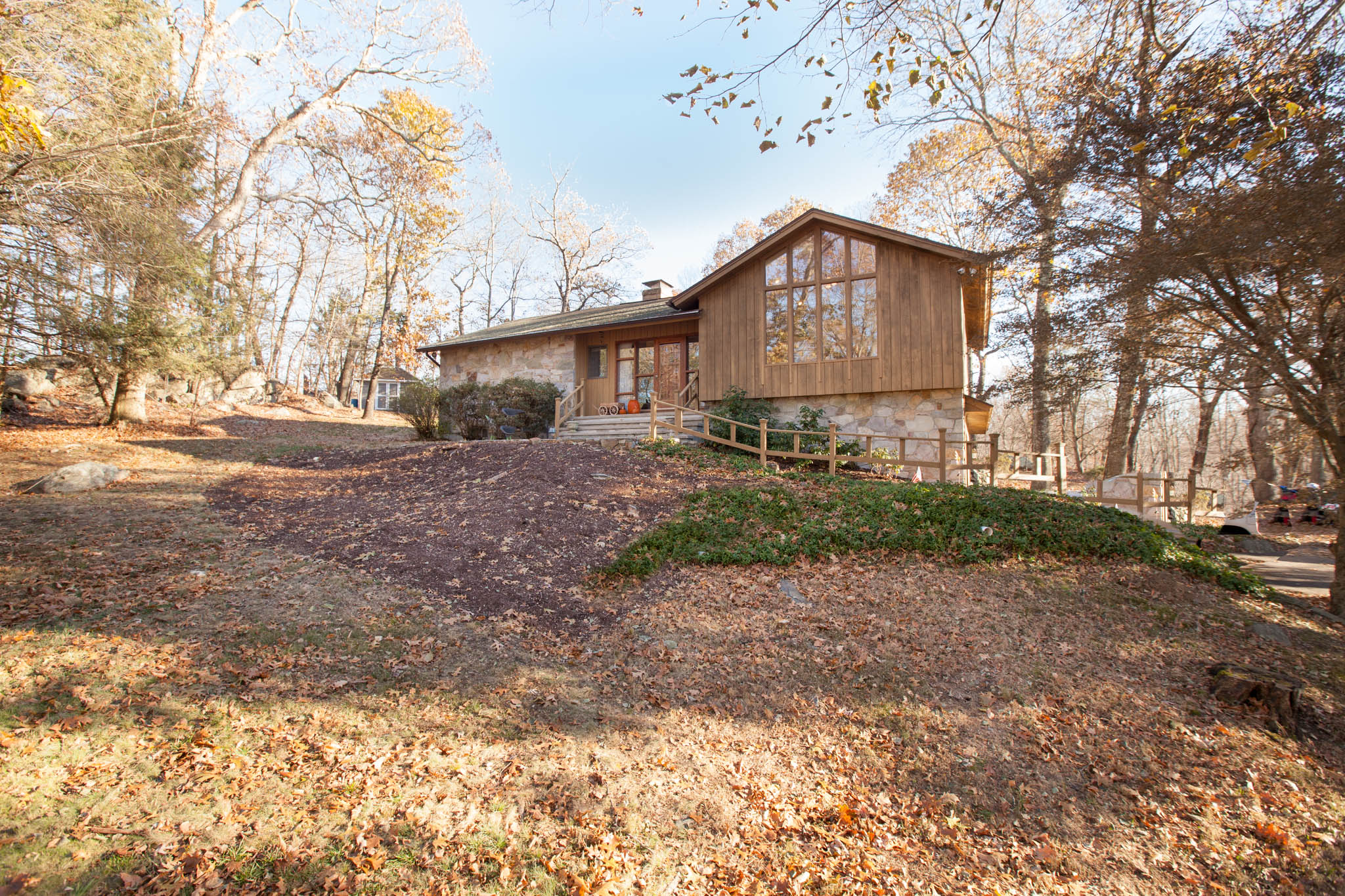 $470,000 - Weston, CT