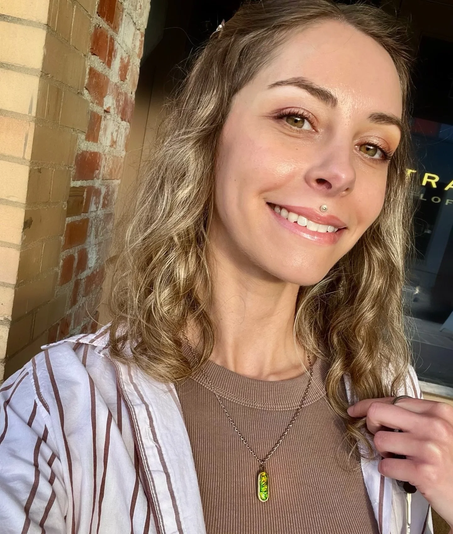 Meet our talented new esthetician Kelsy, who has a deep love for the Pacific Northwest lifestyle. With a Euro graduation in 2017 and further training at the Washington Laser Institute in 2025, she is truly dedicated to her craft. Her passion for skin