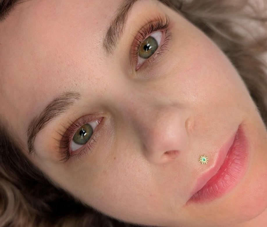 Keratin Lash Lift &amp; Tint by Karina 👏🏼

Make Sugar &amp; Shears your next stop for some lash love! 🤍

Swipe for the before