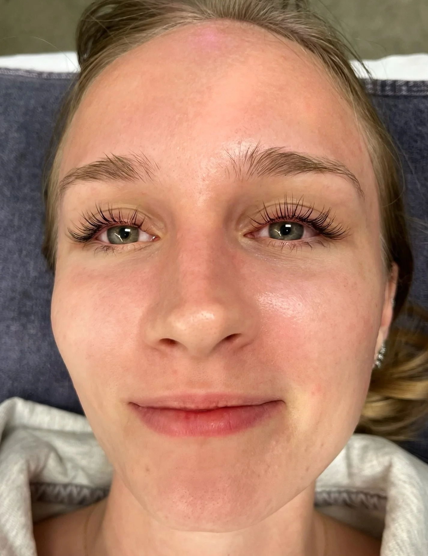 Just a quick before &amp; after by Miss Kelsy. 

Lash lift &amp; Tint for the win. 🥇

#seattle #seattlelifestyle