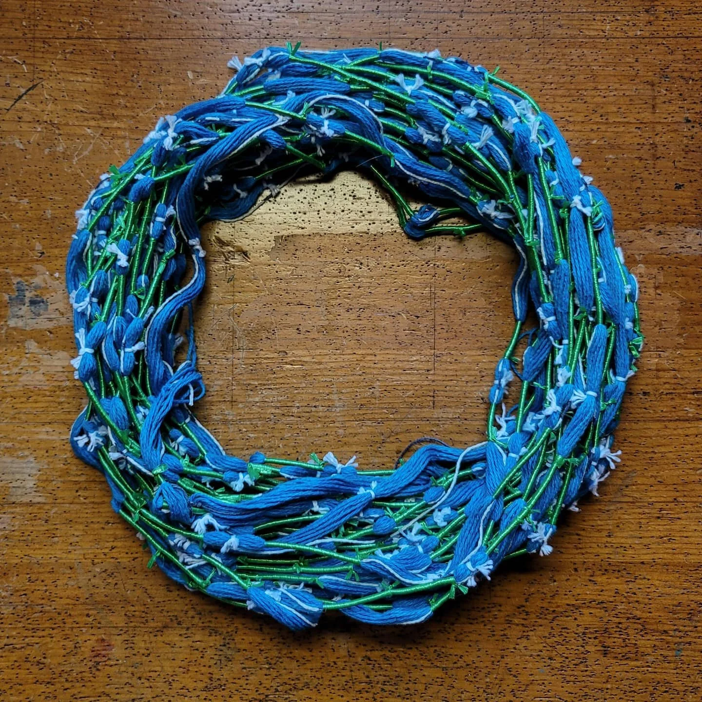 I am a sucker for an ikat wreath.

#weaver #weaving #ikat #bound #resist