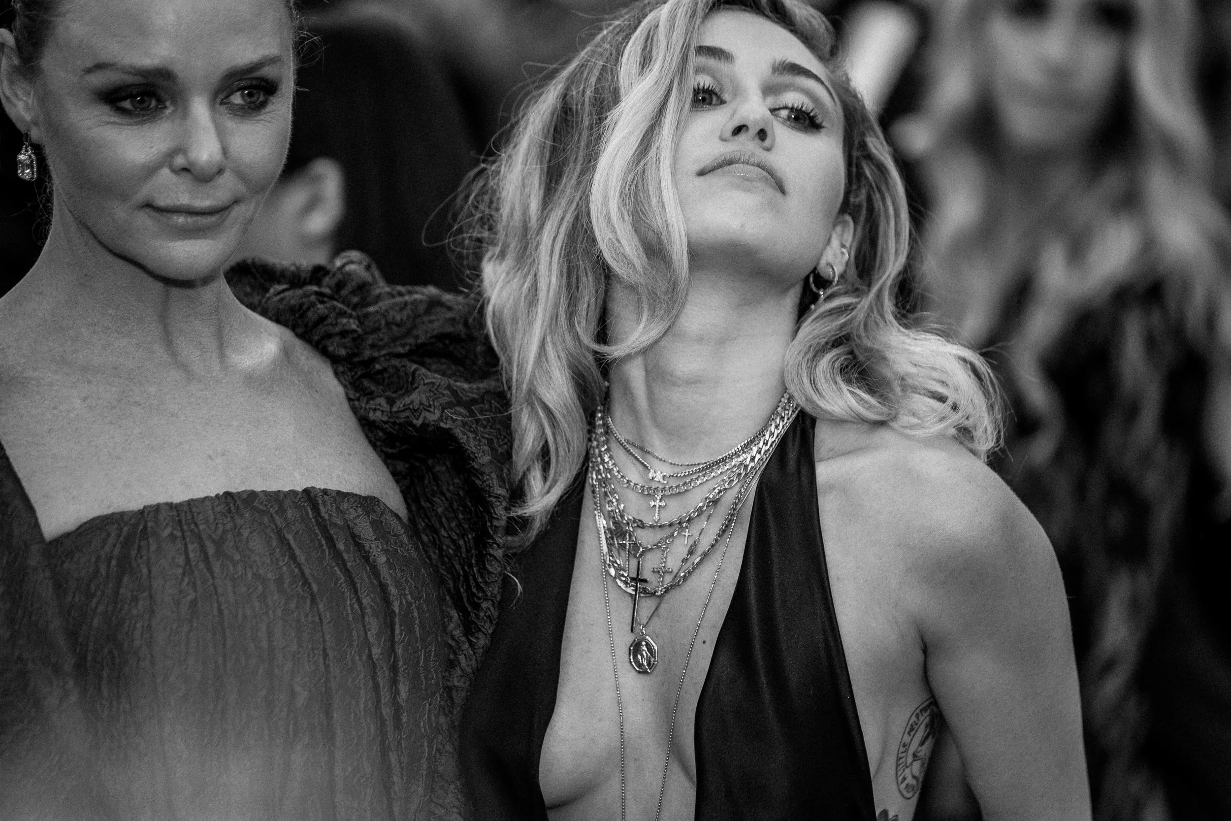 Miley Cyrus at the 2018 Met Gala. Photograph by Siyu Tang.