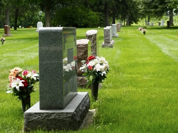 side graves.jpg