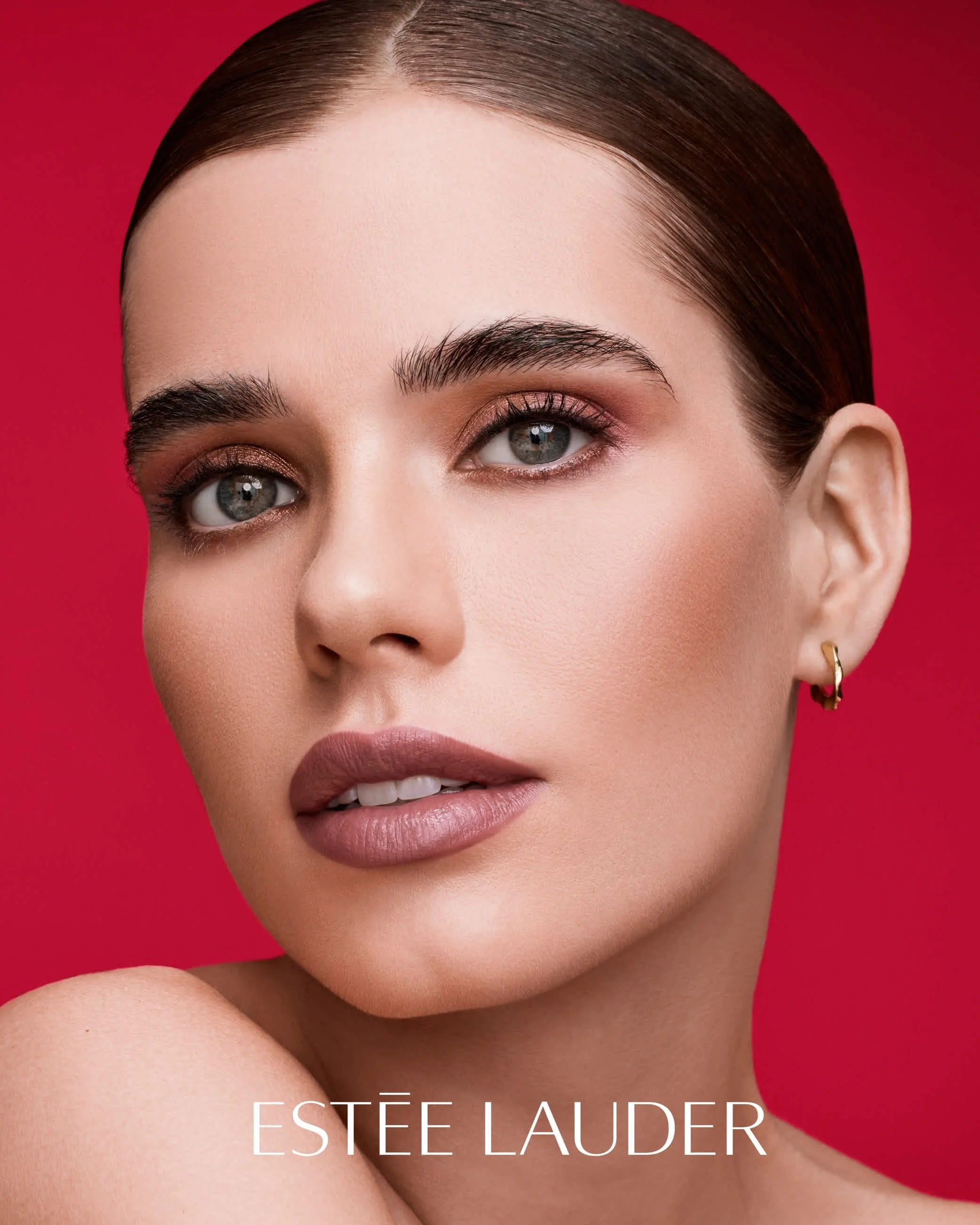 HOL_22_COL_Beauty_Look_Cards_BB_ANGLO_Look_2_R_REL_CROPLOHO_fefbf86ece.jpg