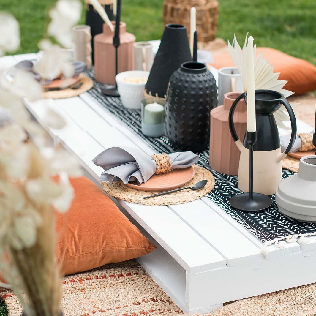 Ready for luxury picnics? We are ready to host. Current picnic themes are on our website and ready for booking.

Big thank you to @karibaphotography for the photos and @jvcflowers for these dried florals.

#seattlepicnic #seattlecorporateevents #seat
