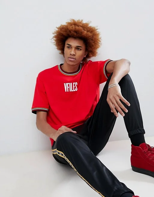 9325976-1-red.jpg