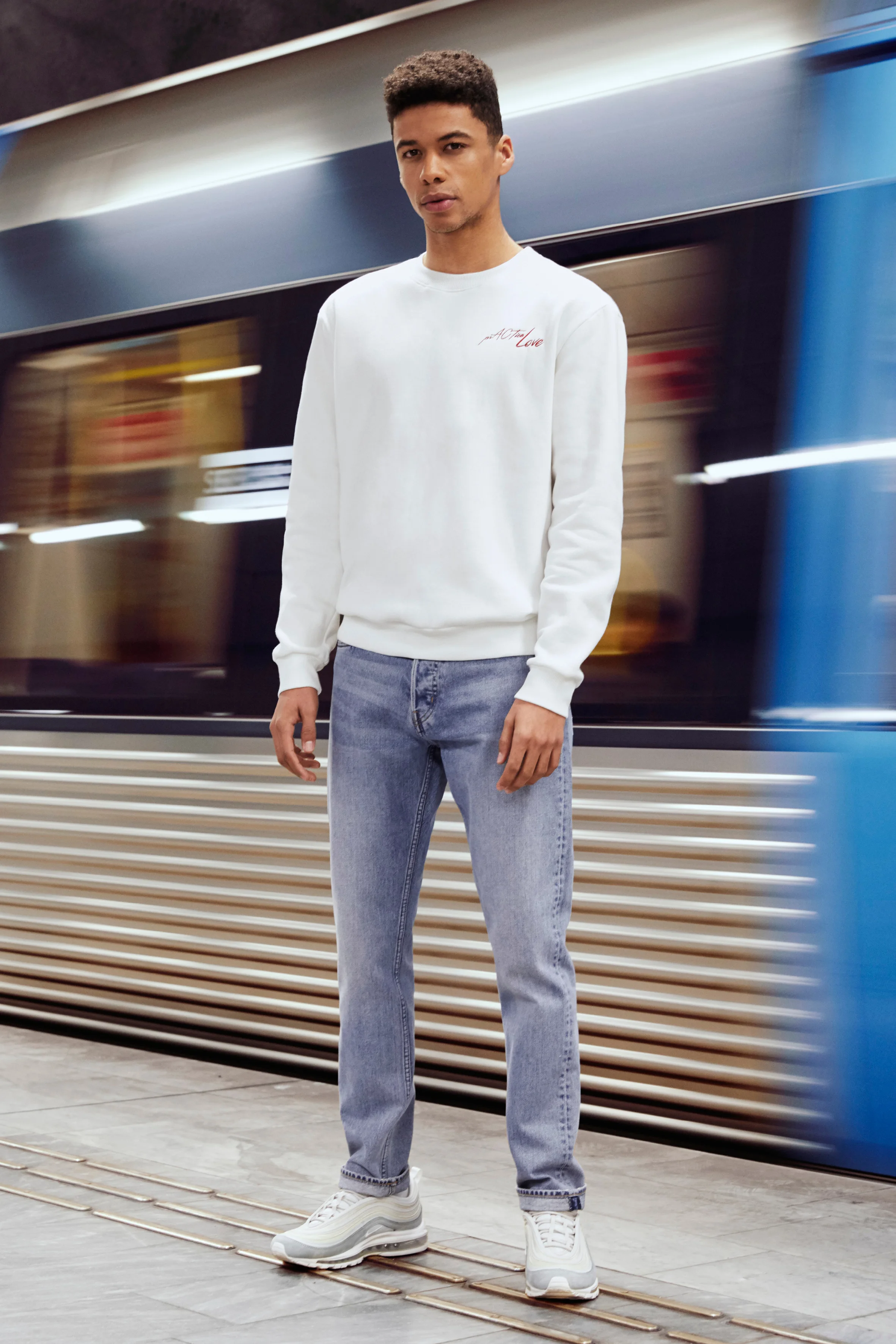 WD_8102_Weekday_Jeans_07_crop.jpg
