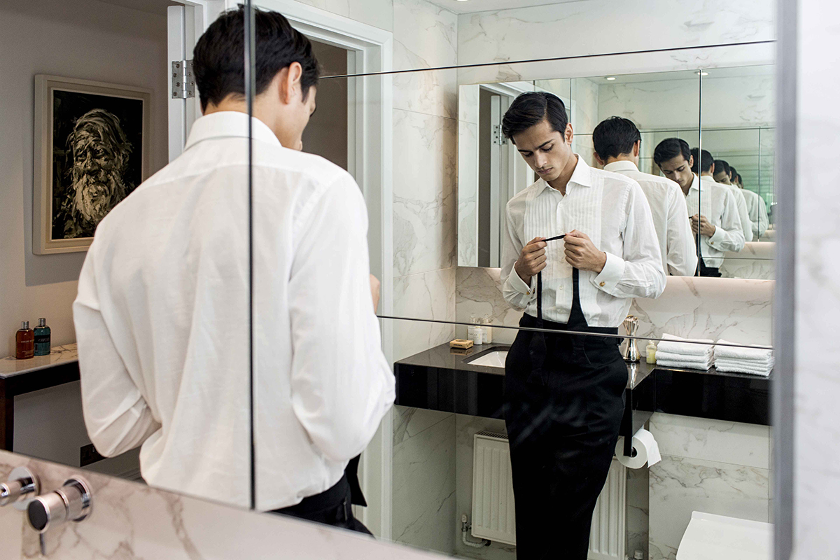 Total look – Dunhill , cufflinks – Alexander McQueen