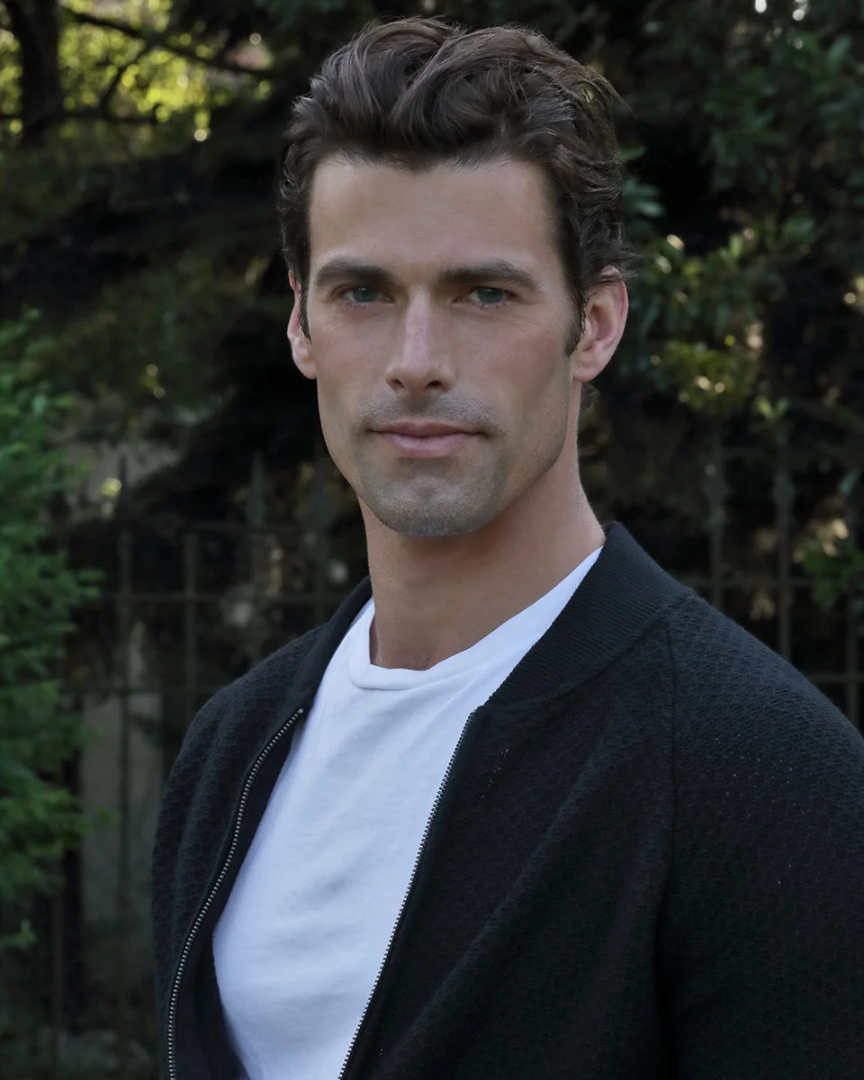 Jacket - Massimo Dutti , T-shirt - Zara 