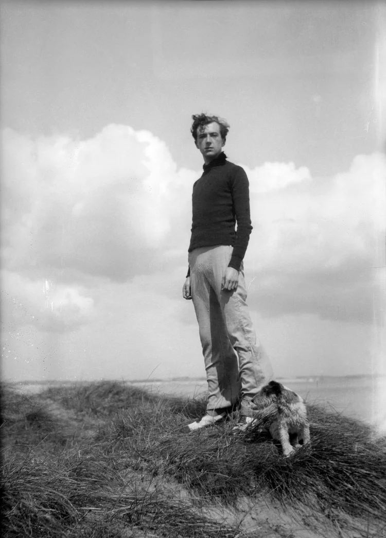 Mr Beaton PROFILE: Mr Cecil Beaton — The Rakish Gent