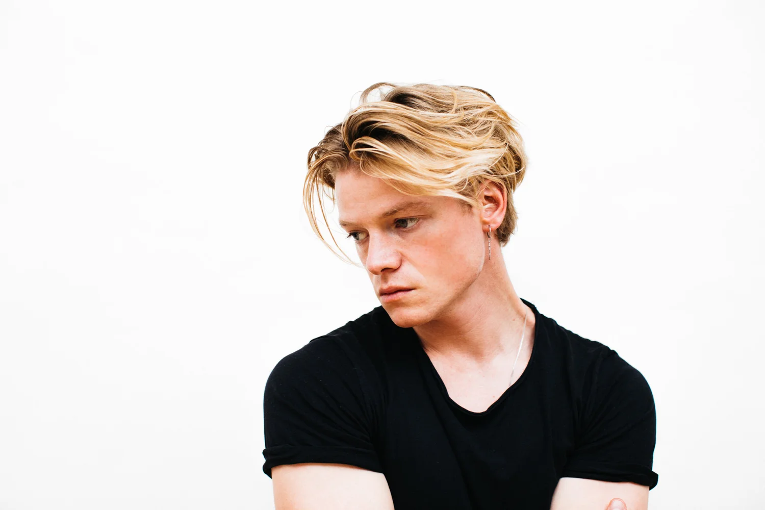 Interview with White Lines actor Tom Rhys Harries for The Rakish Gent