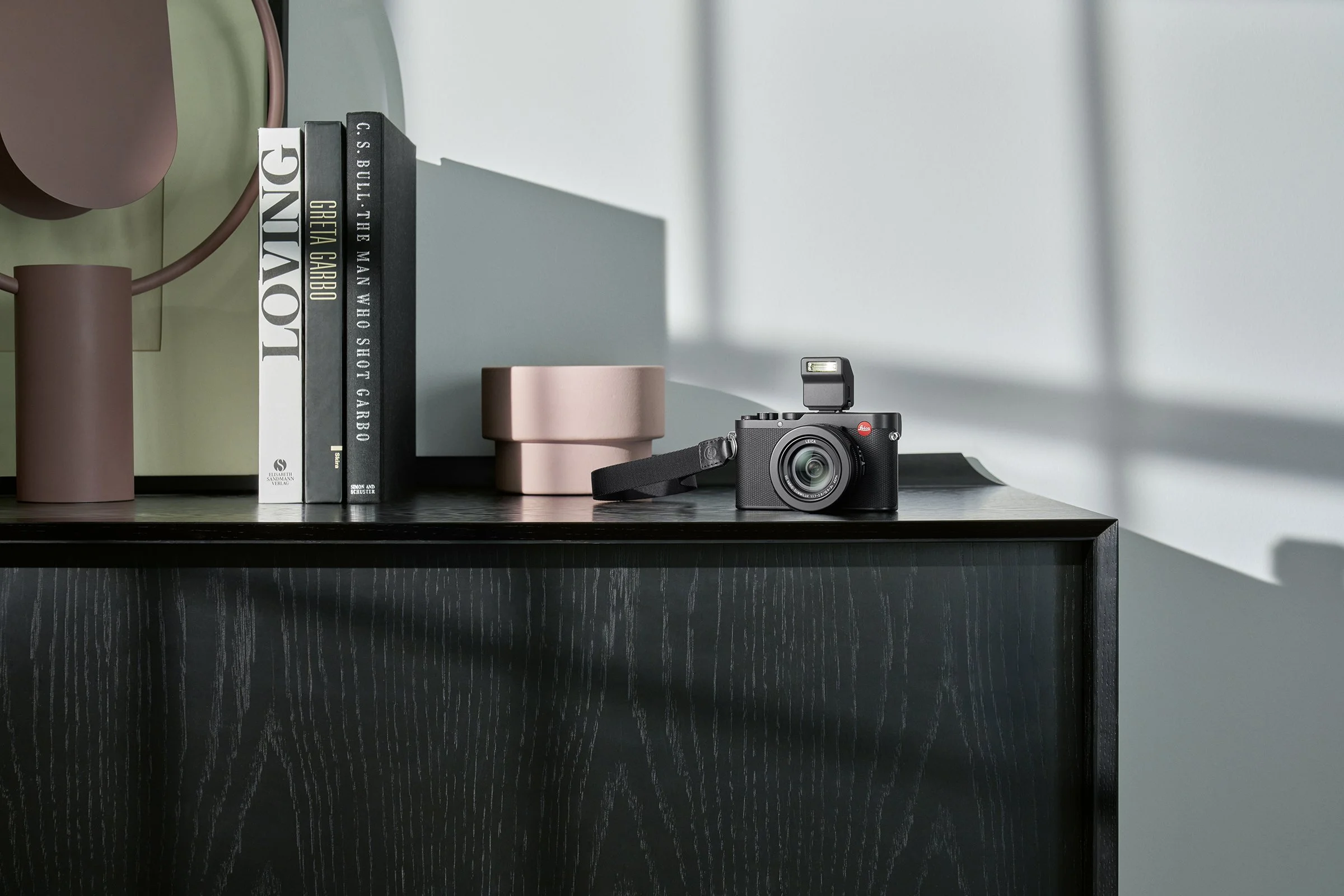 Leica_D-Lux 8_Ambient_LoRes_02.jpg