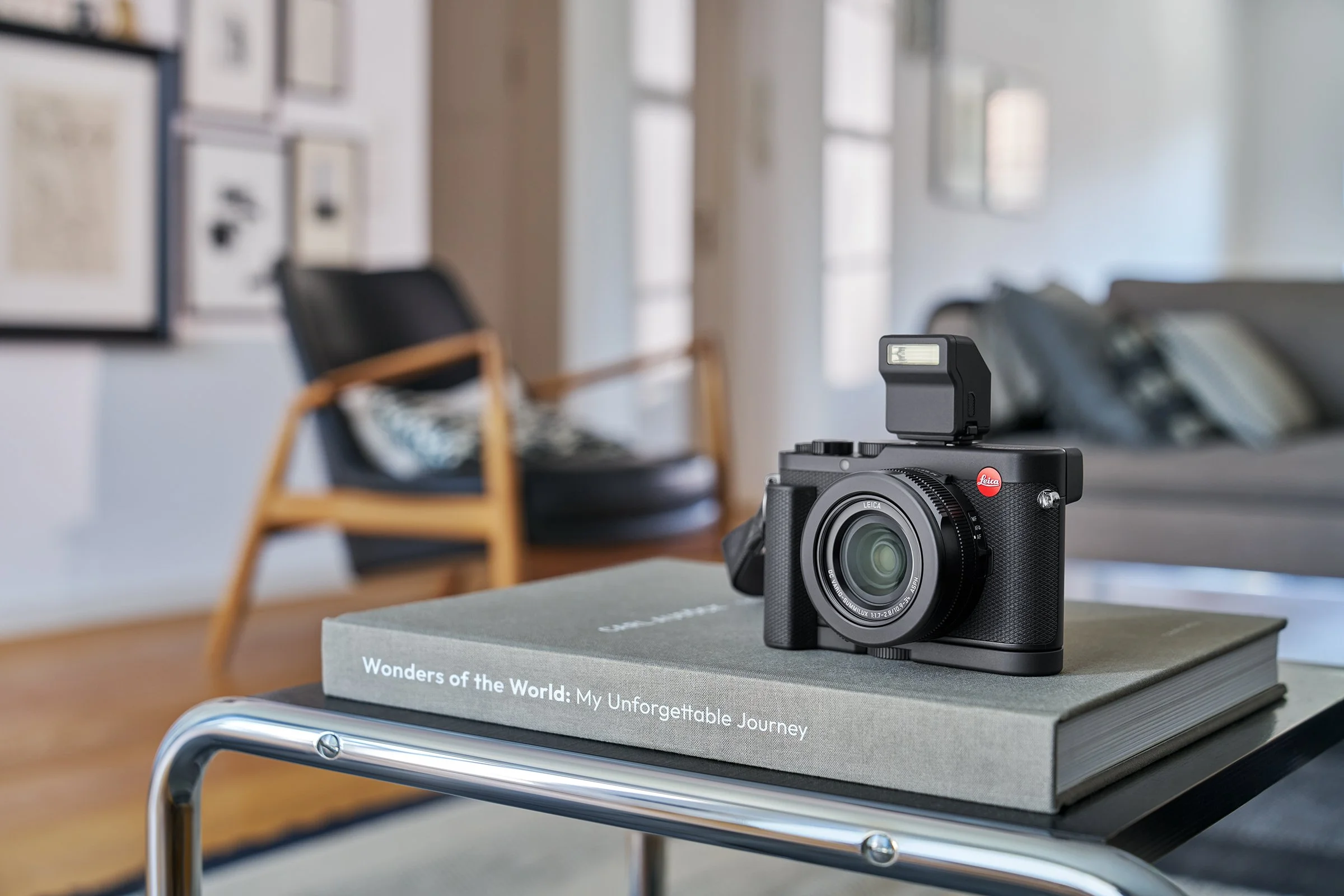 Leica Launches the D-Lux 8