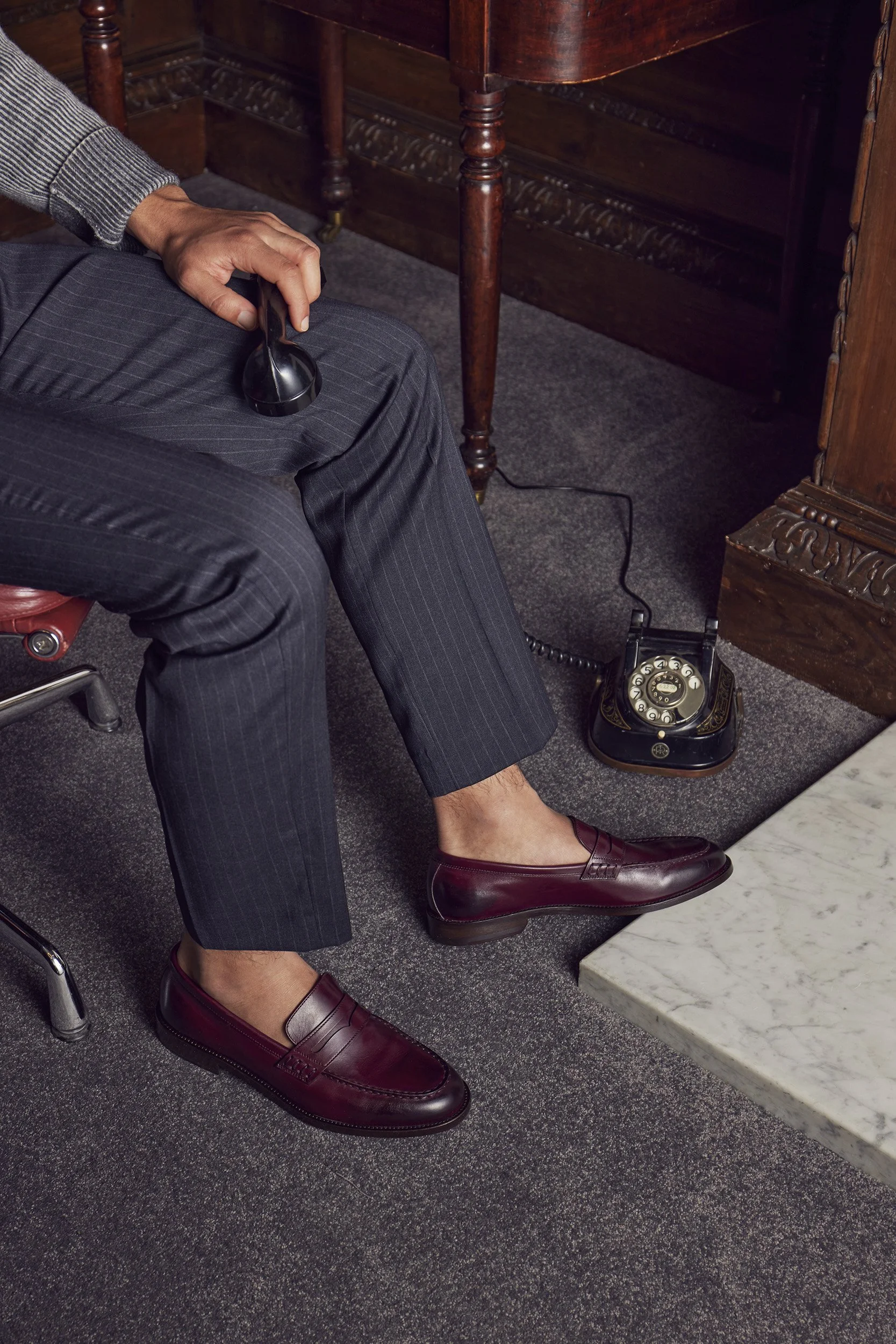 231106_Monolo_Blahnik_2077.jpg
