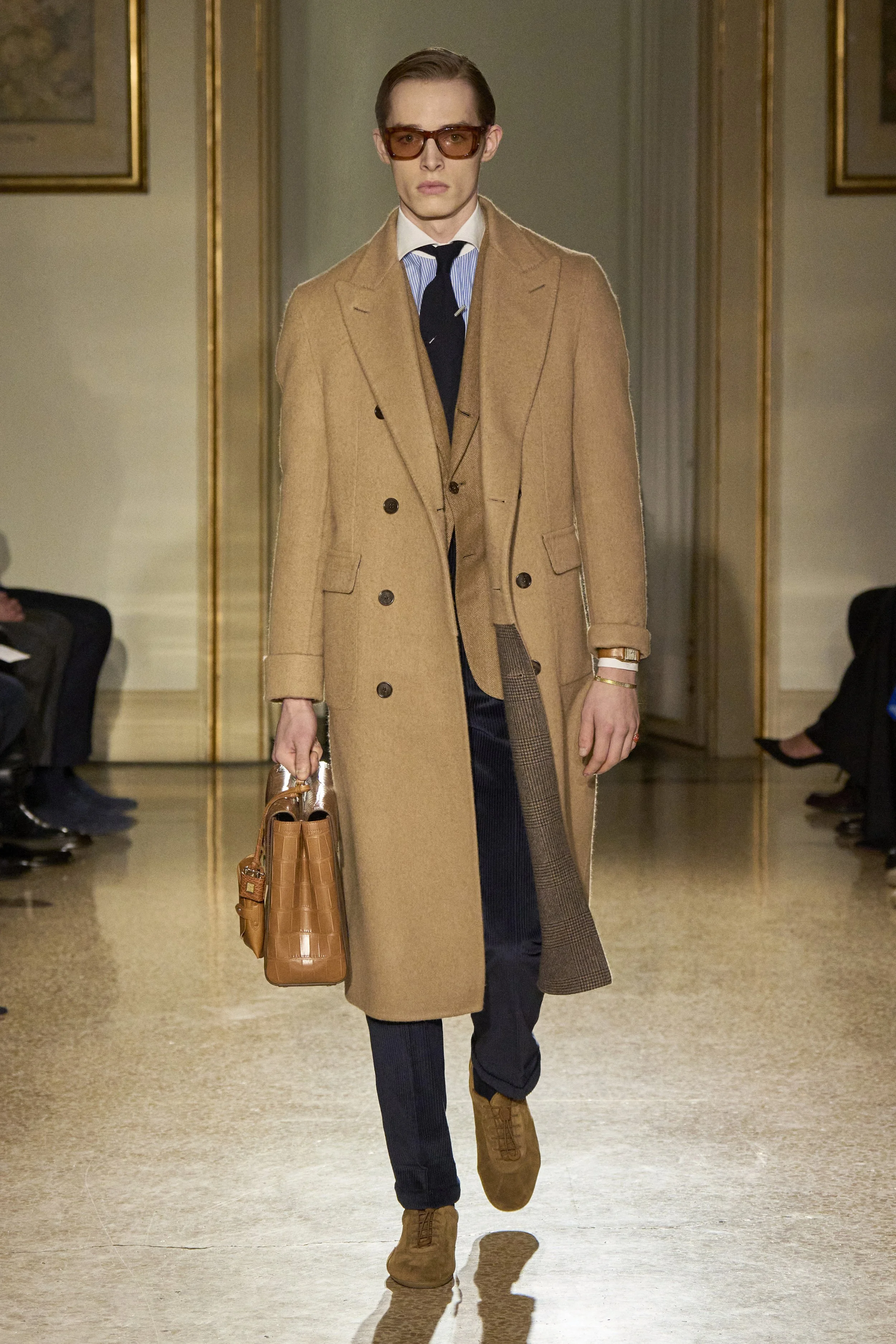 dunhill_AW25_VogueRunway_Look_02.jpg