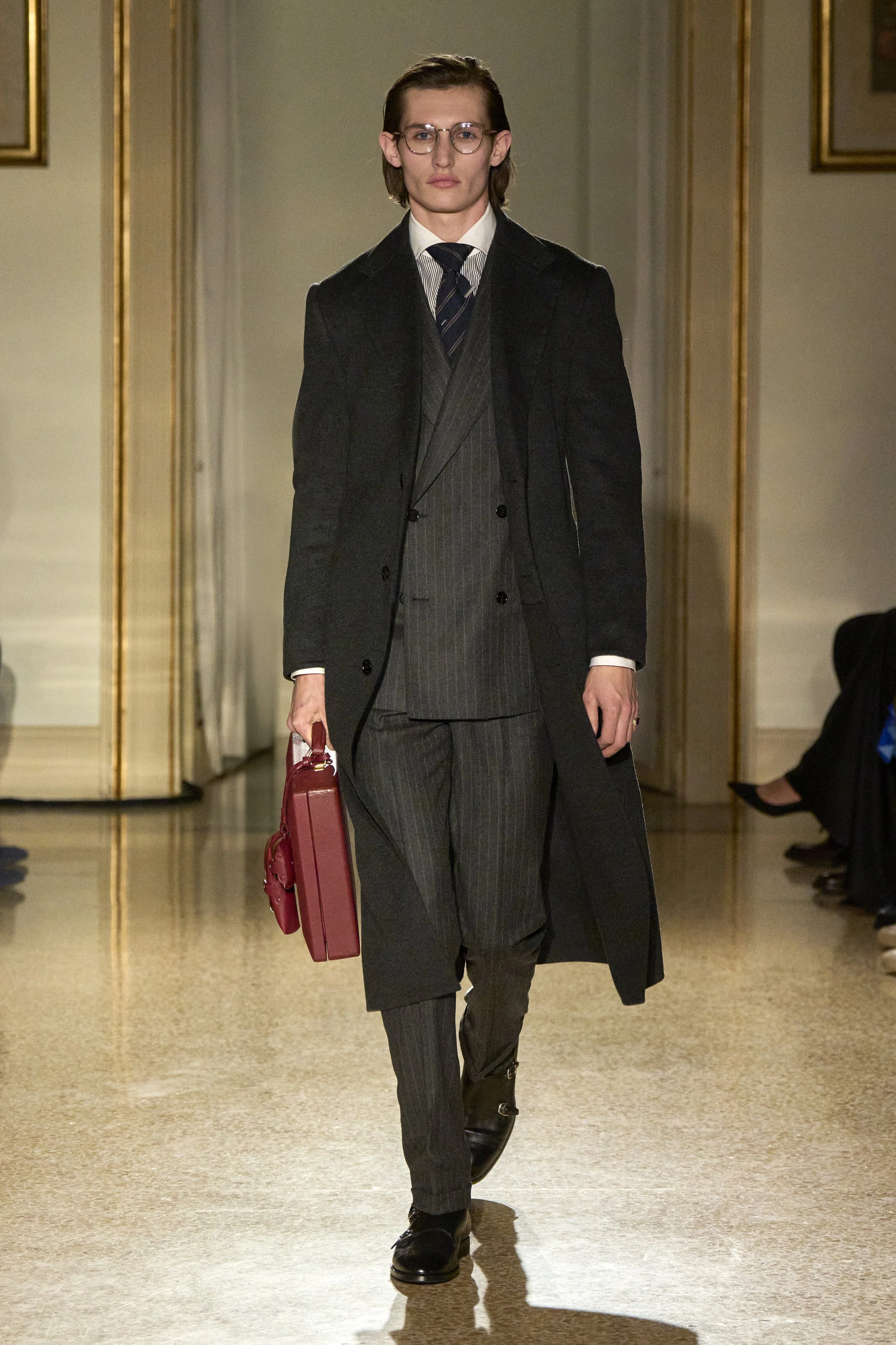 dunhill_AW25_VogueRunway_Look_19.jpg