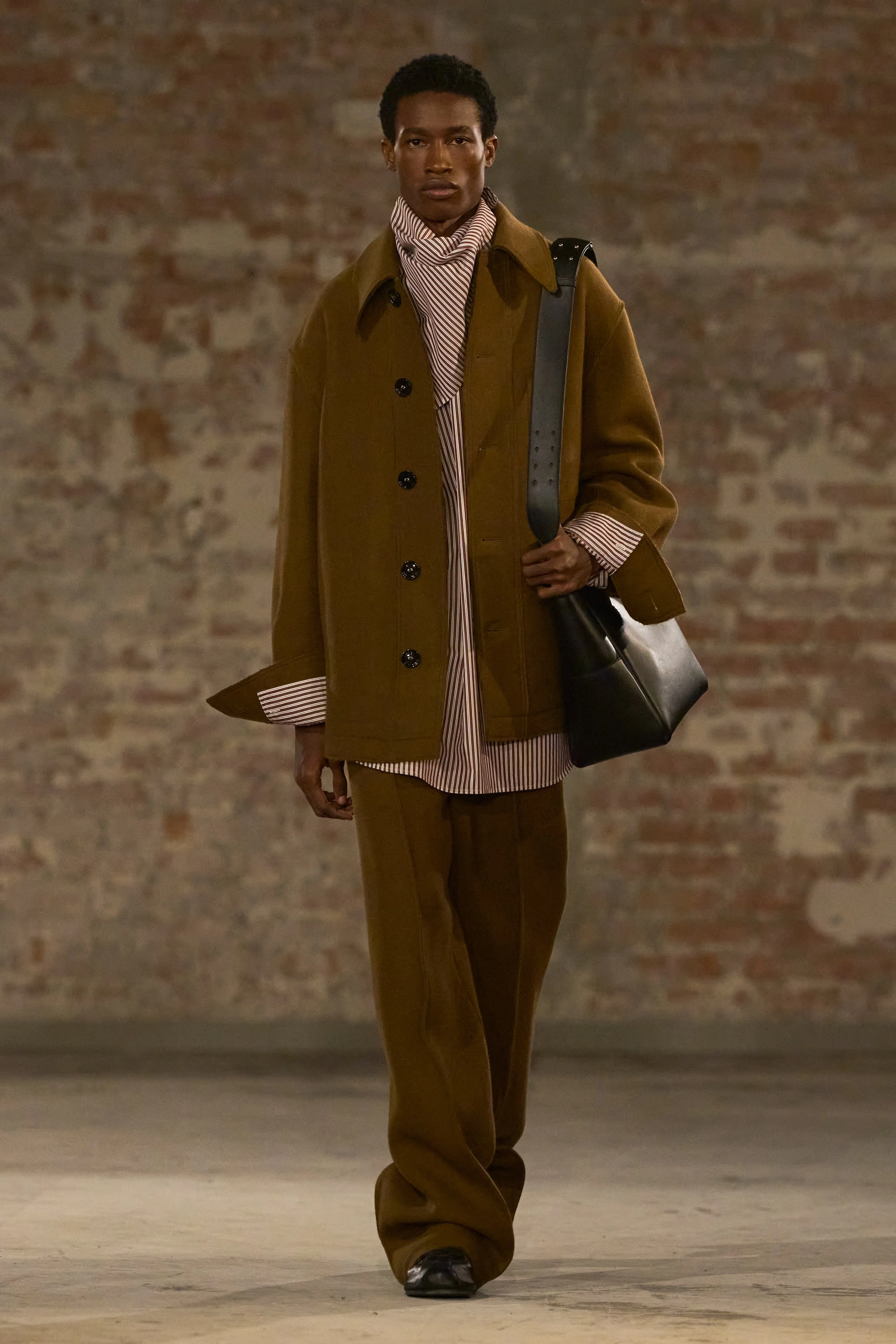 6_AMI_FW25_SHOW_RUNWAY_LOOK_13.jpg