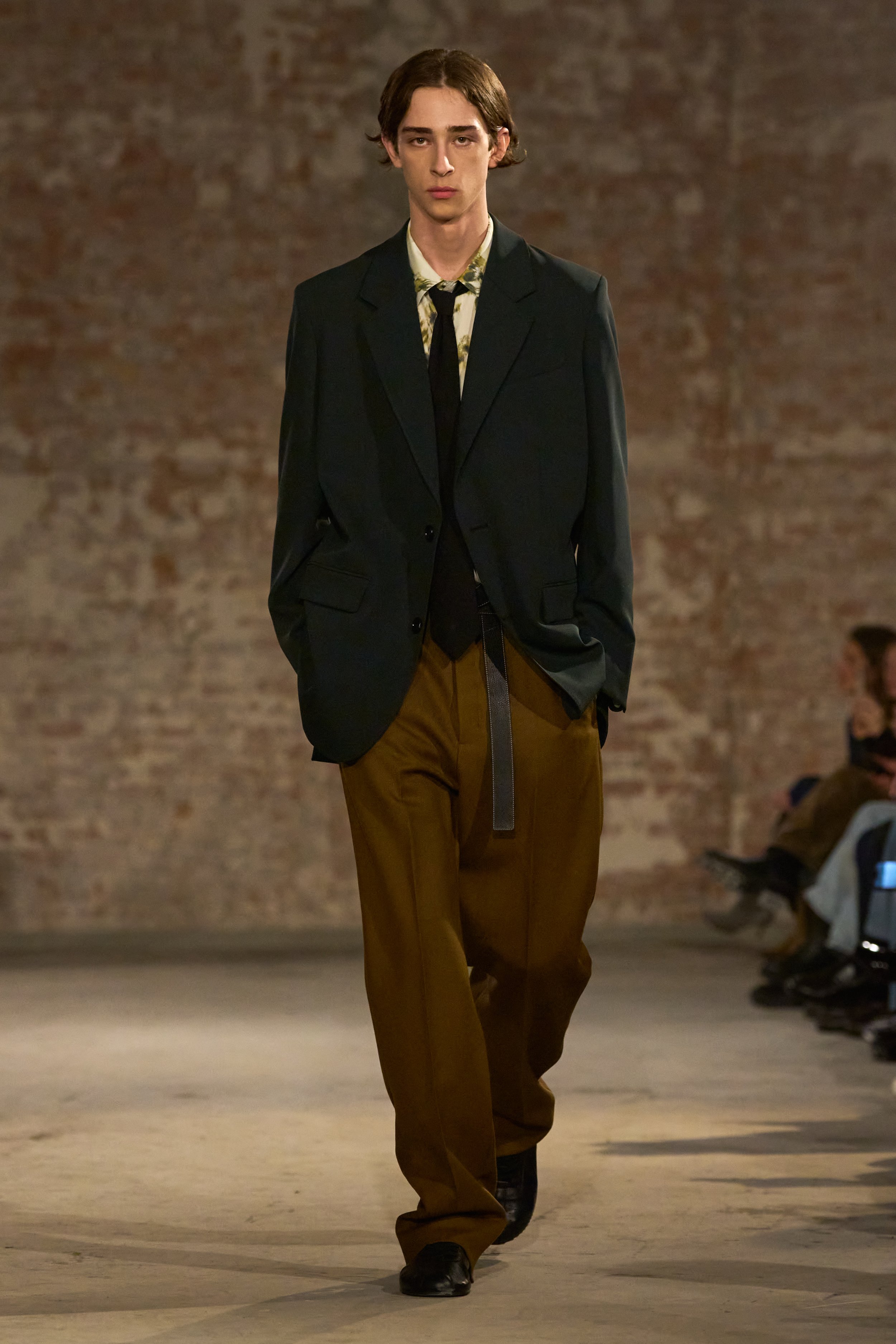 6_AMI_FW25_SHOW_RUNWAY_LOOK_19.jpg