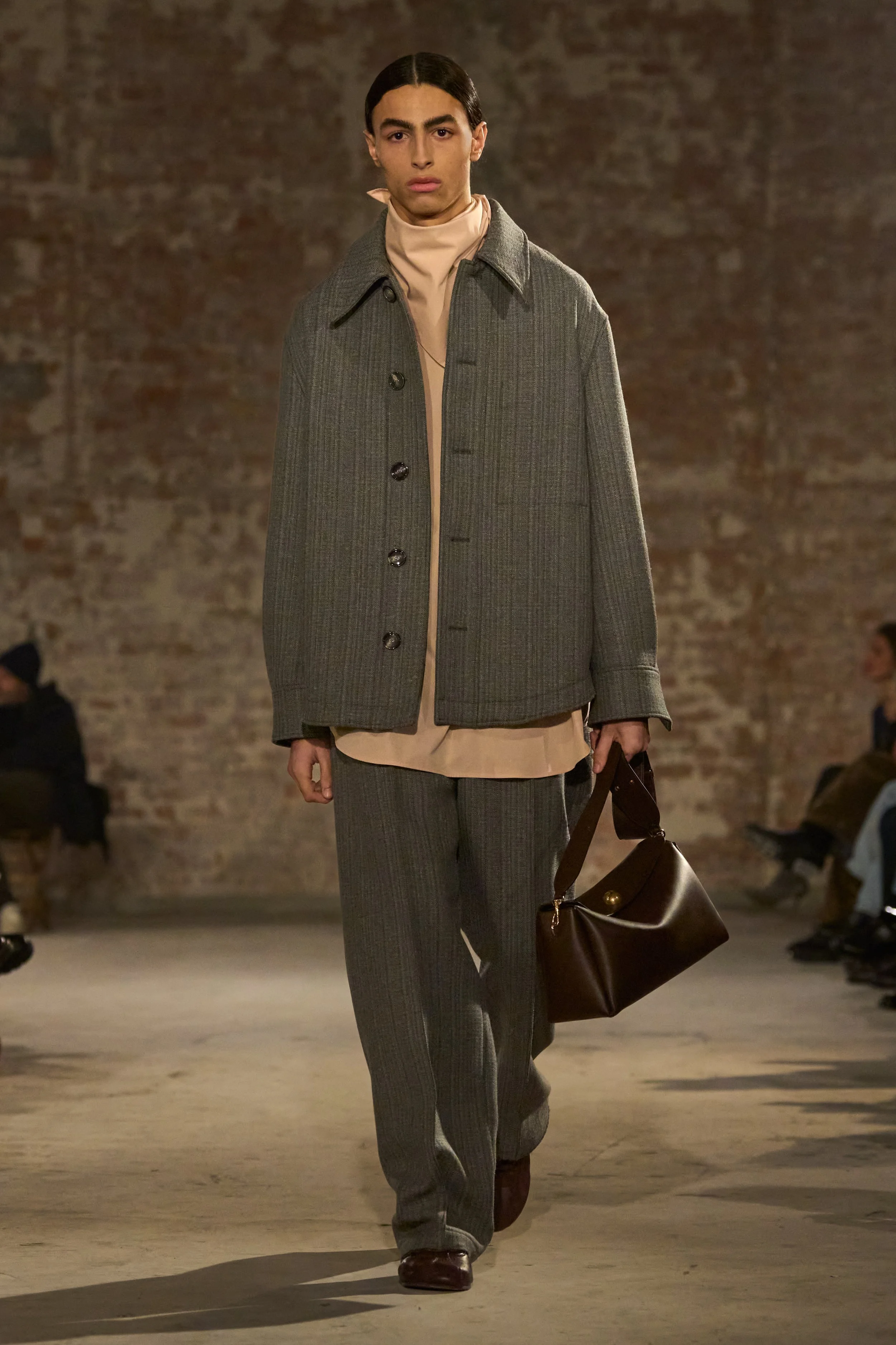 6_AMI_FW25_SHOW_RUNWAY_LOOK_47.jpg