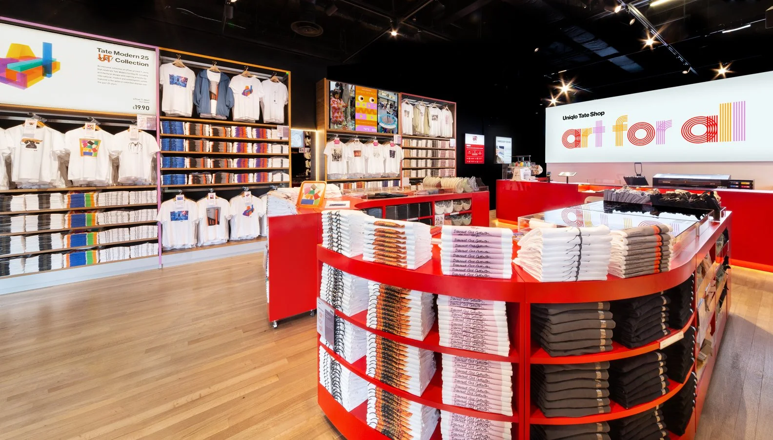 Uniqlo Tate Shop, photo credit- Kalory Photo & Video.jpg