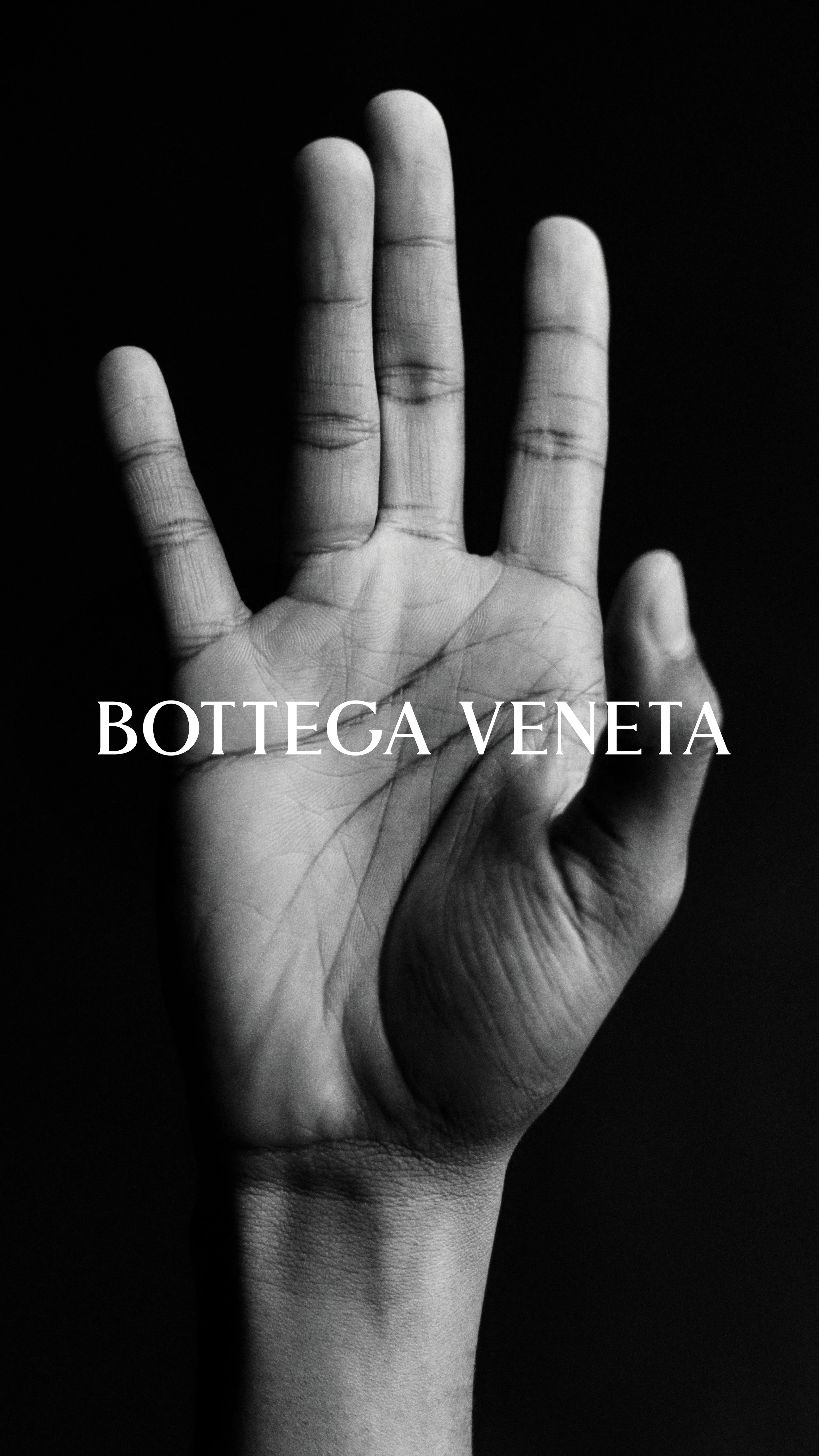 BOTTEGA VENETA_CRAFT IS OUR LANGUAGE_HAND GESTURE_9X16_11.jpg