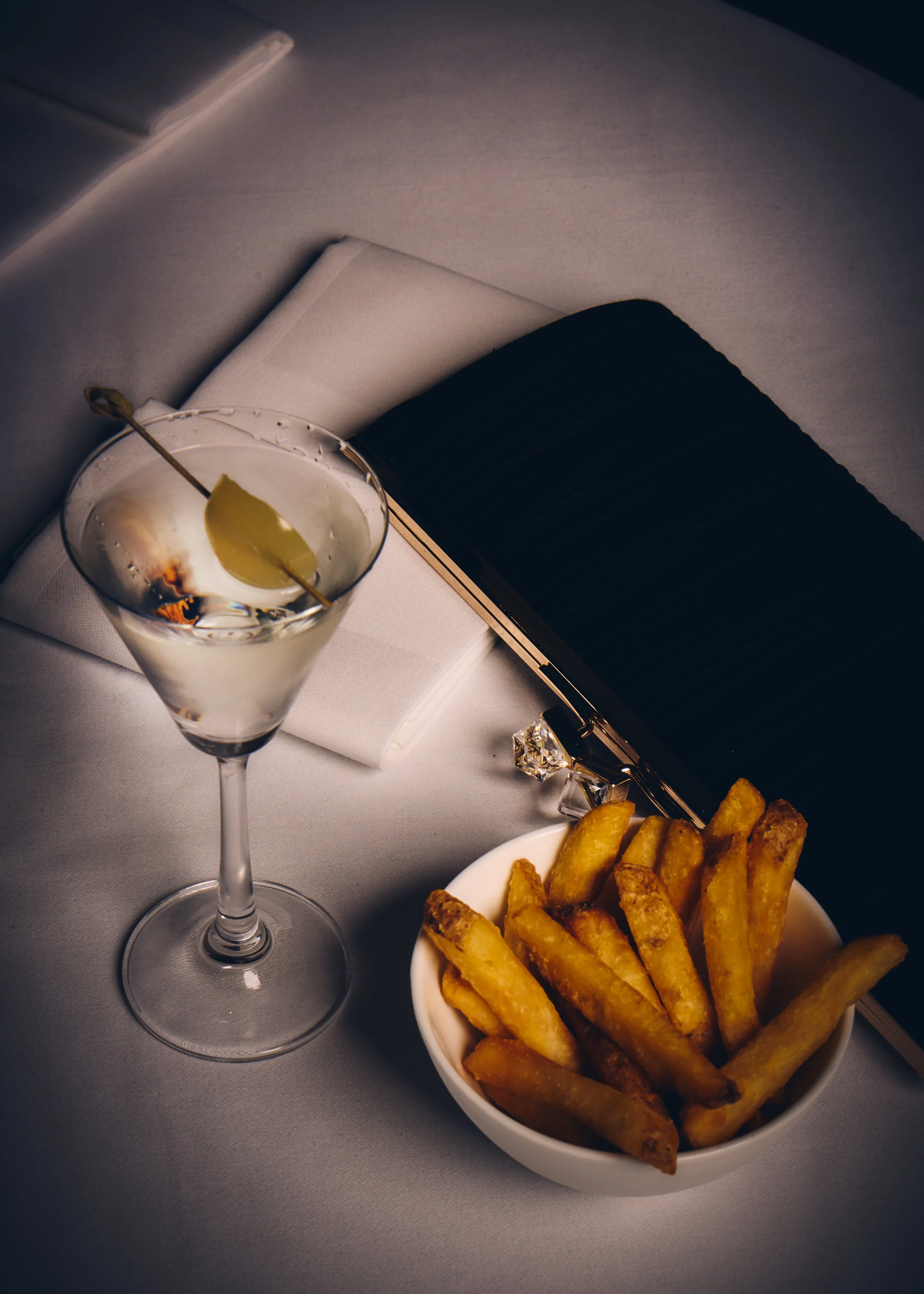 The Londoner’s Martini &amp; Fries Moment Is Fashion Week’s Smartest Pit Stop