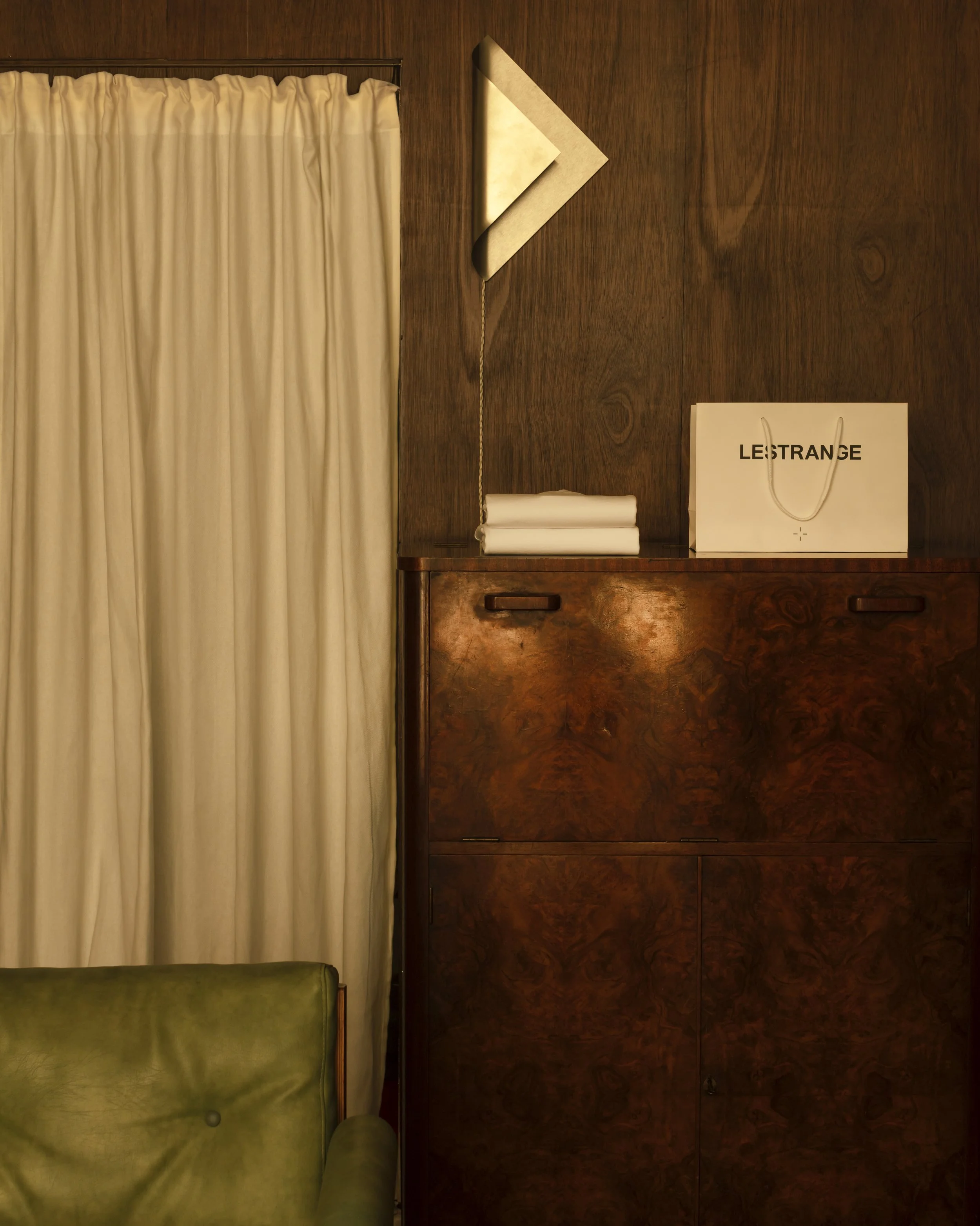 LESTRANGE-The-Apartment-Photo-Credit-Oskar-Proctor-21.jpg