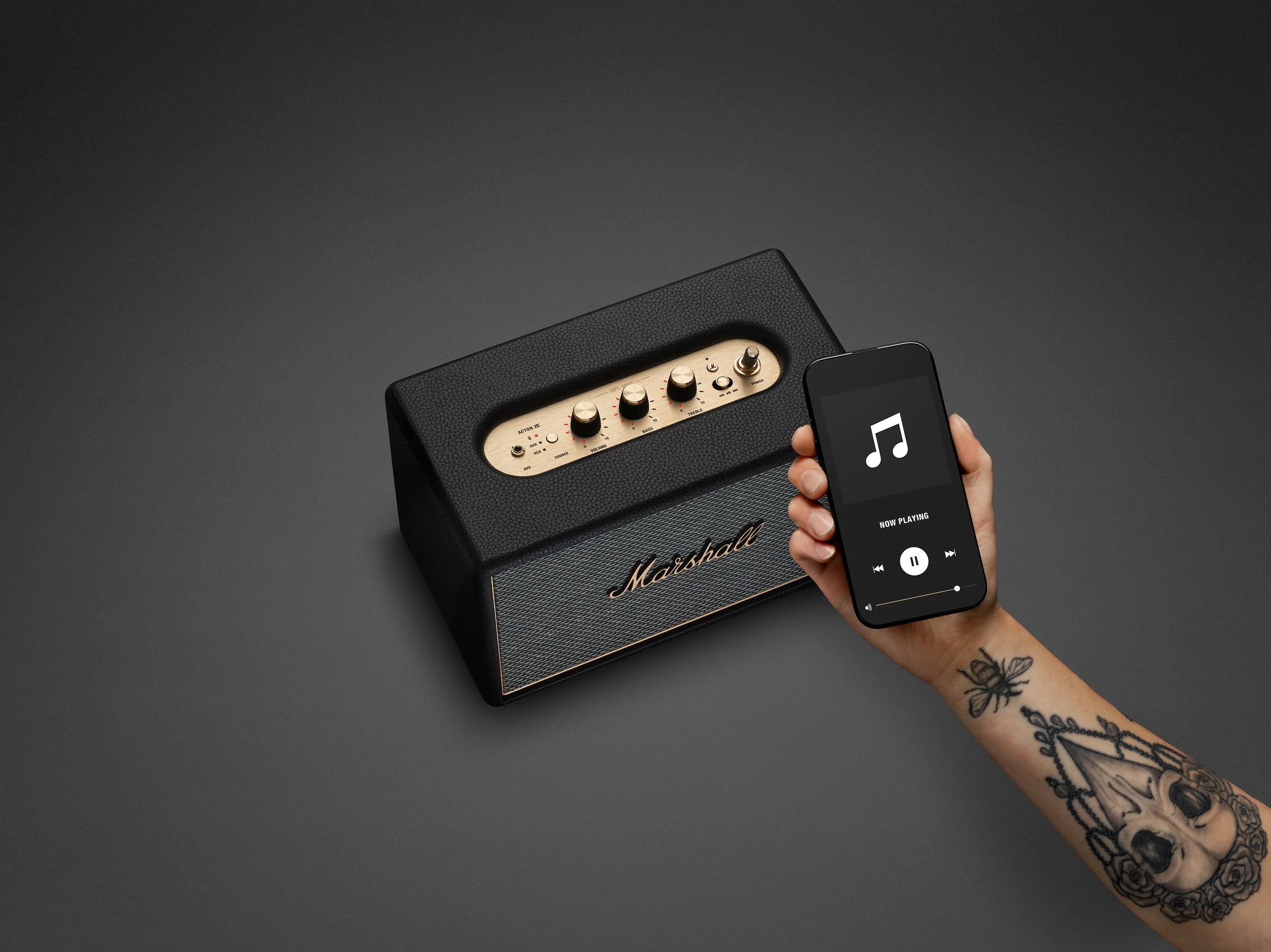 marshall_acton-IV_black_product_hand_2_flat-bg.jpg