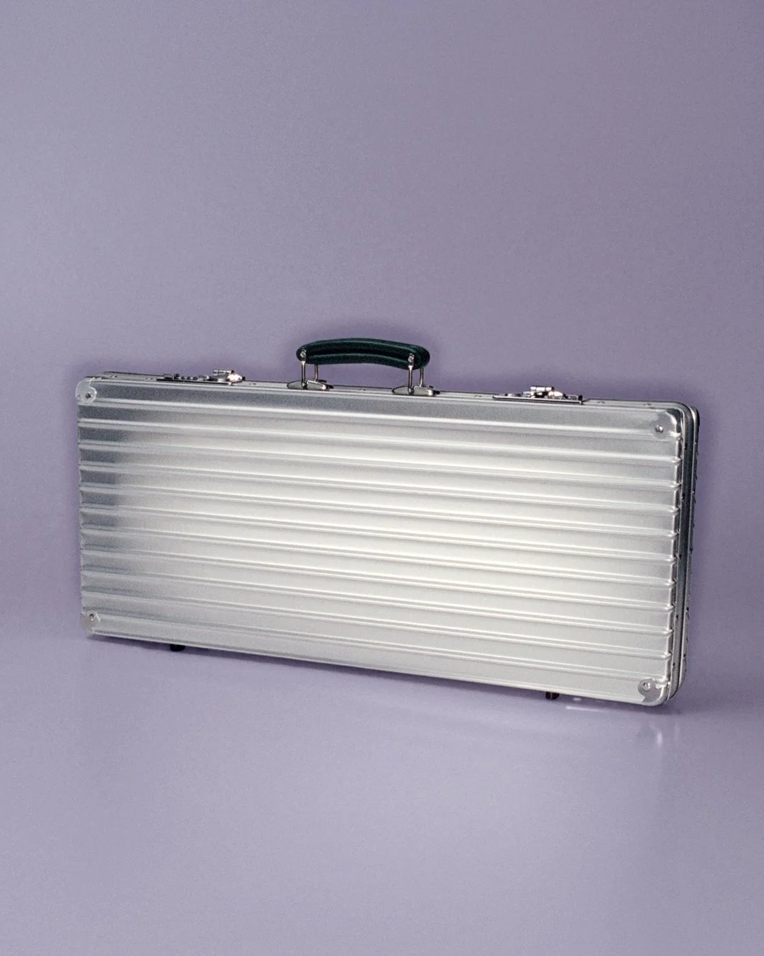 RIMOWA x Faber-Castell_Beauty Stills_4x5_01.jpg