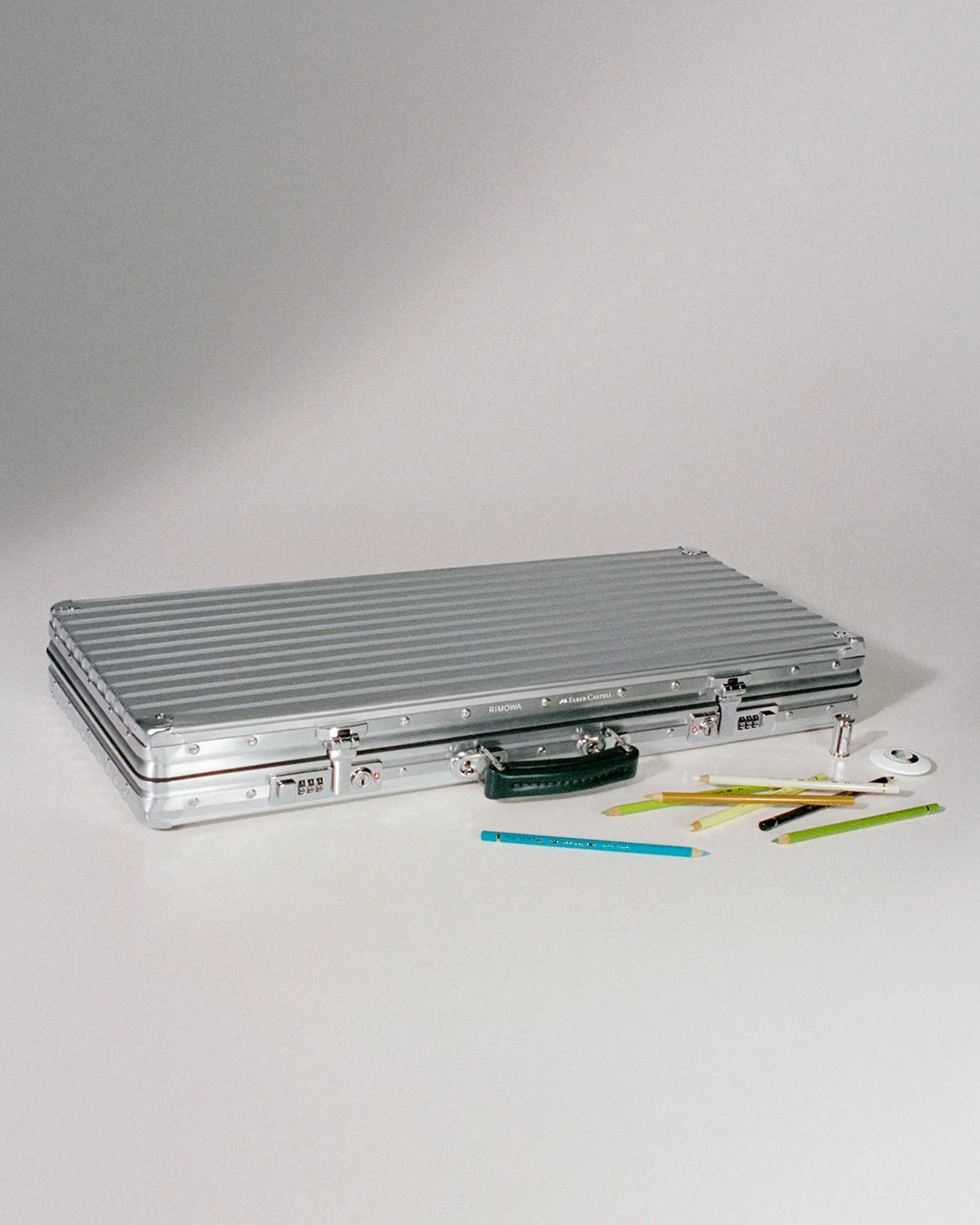 RIMOWA x Faber-Castell_Beauty Stills_4x5_03.jpg